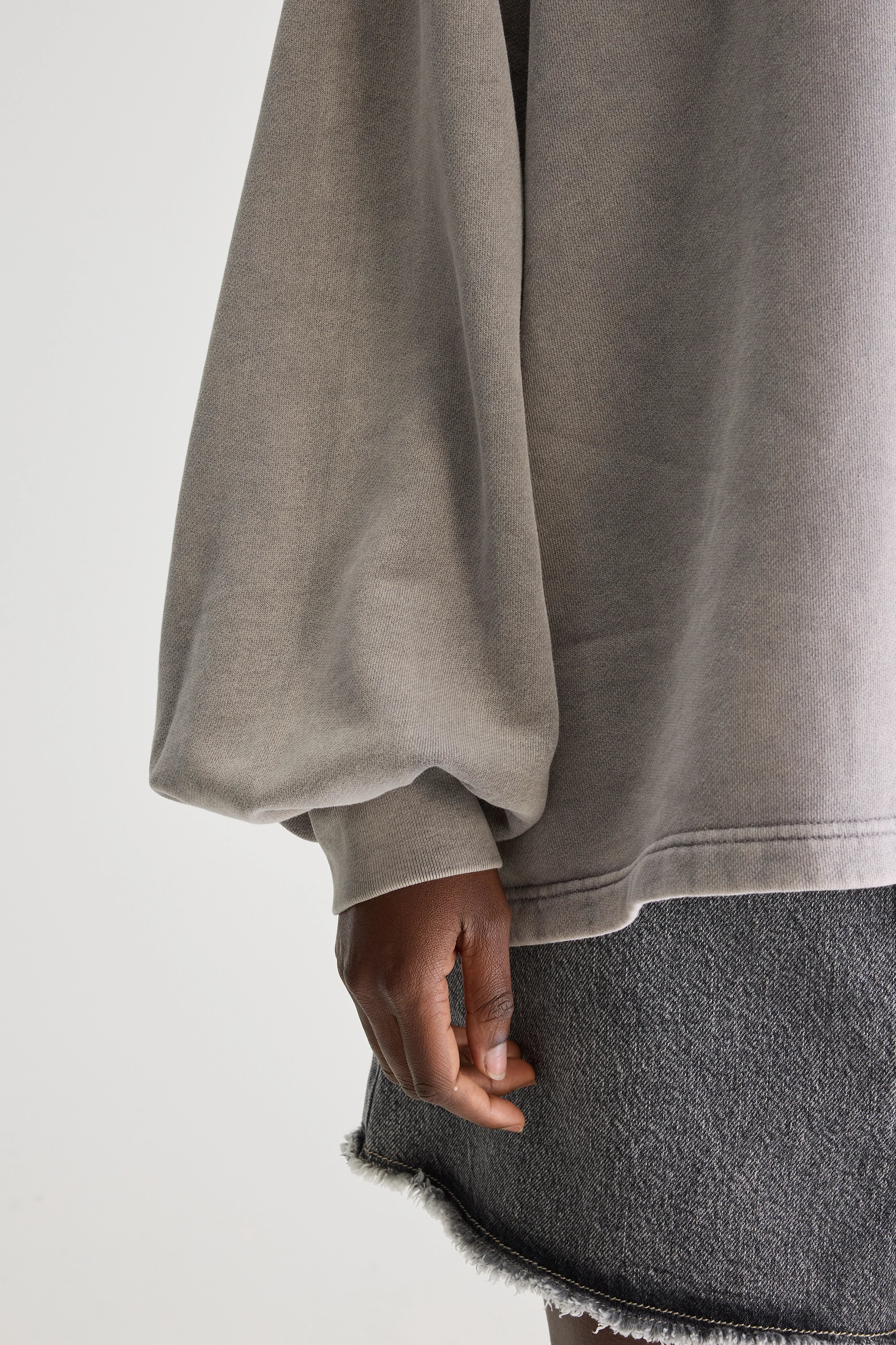 Fave ronde hals sweatshirt (251 / W / DEEP GREY)