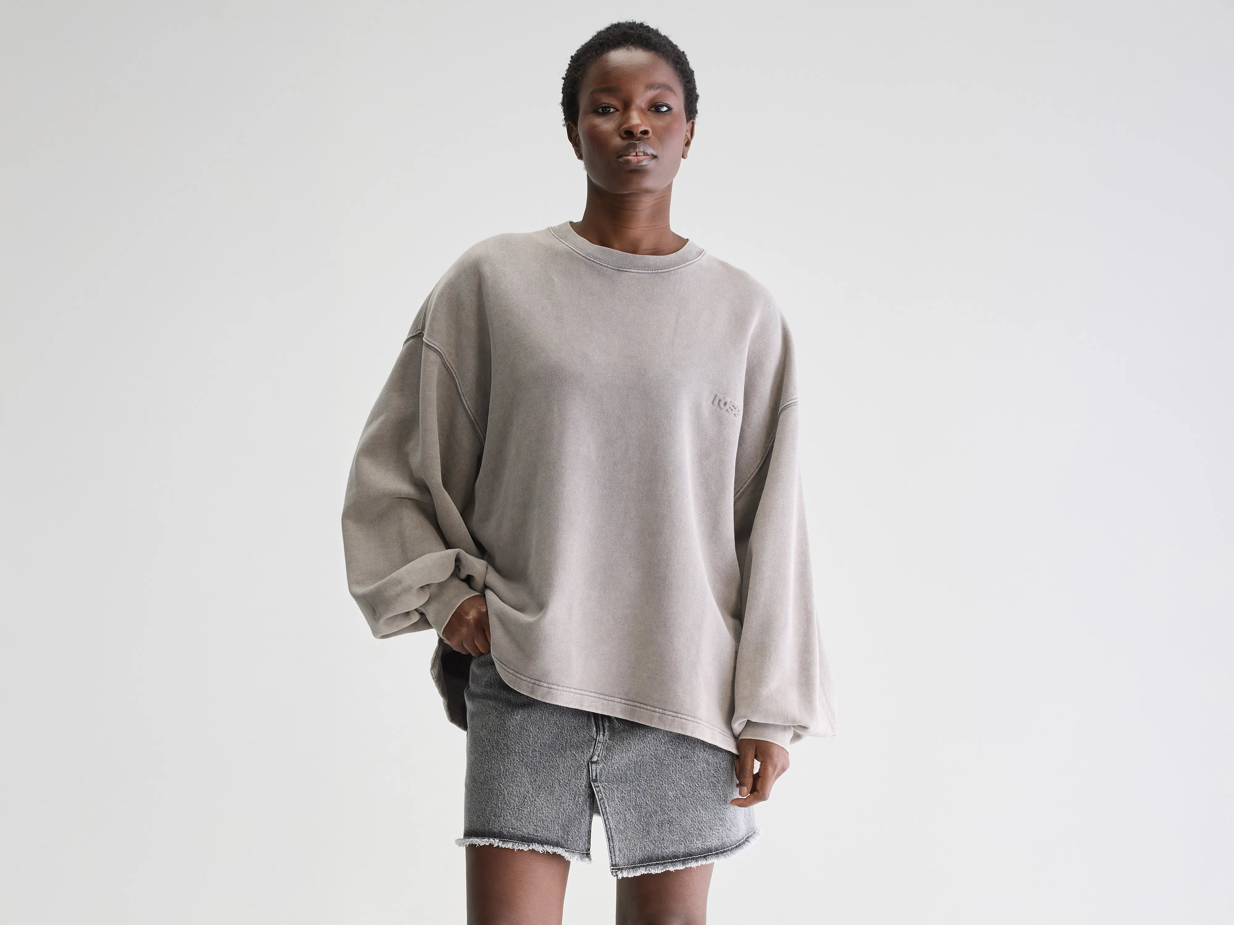 Fave ronde hals sweatshirt (251 / W / DEEP GREY)