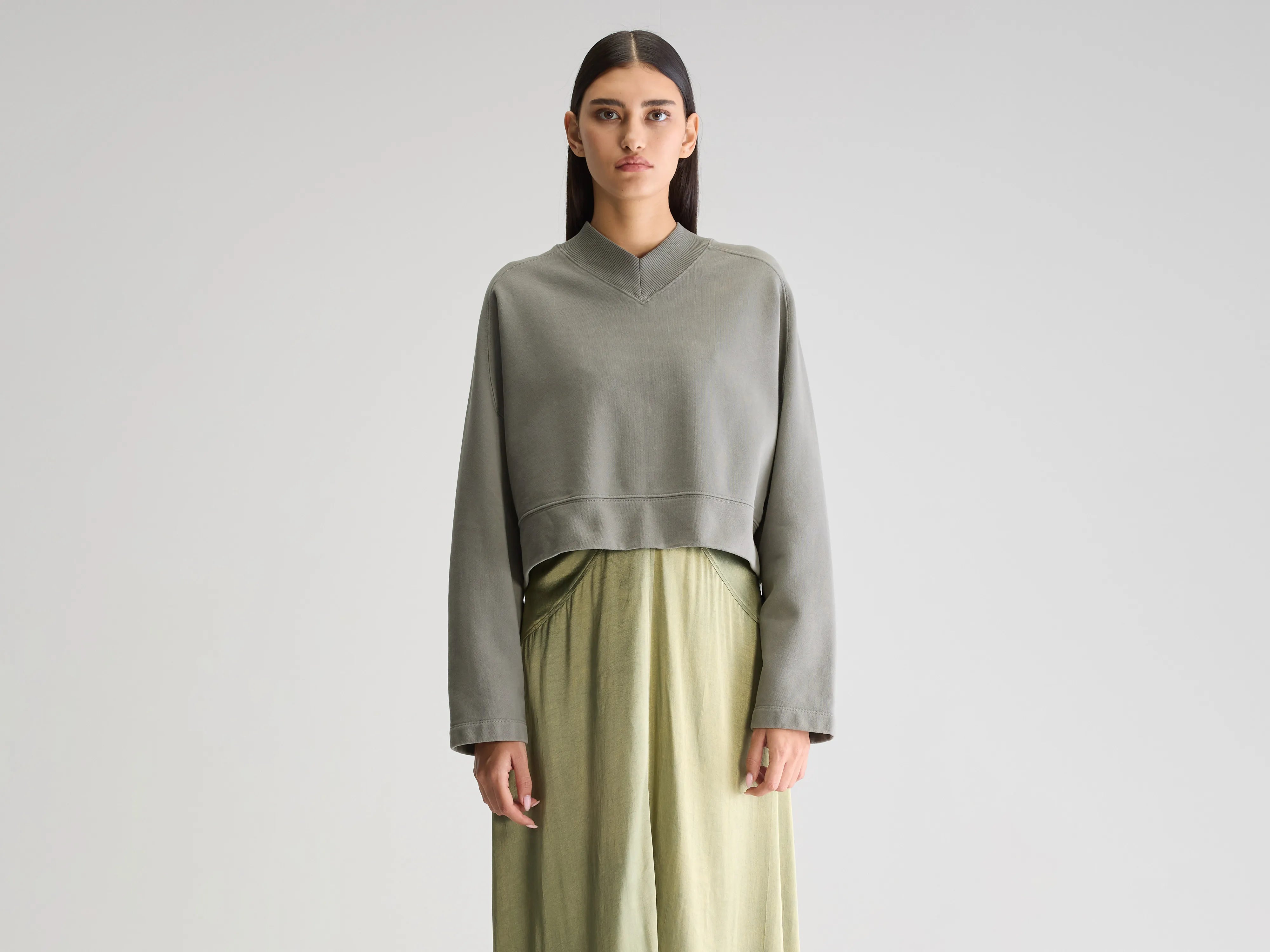 Sikiu cropped sweatshirt (251 / W / DUSTY OLIVE)