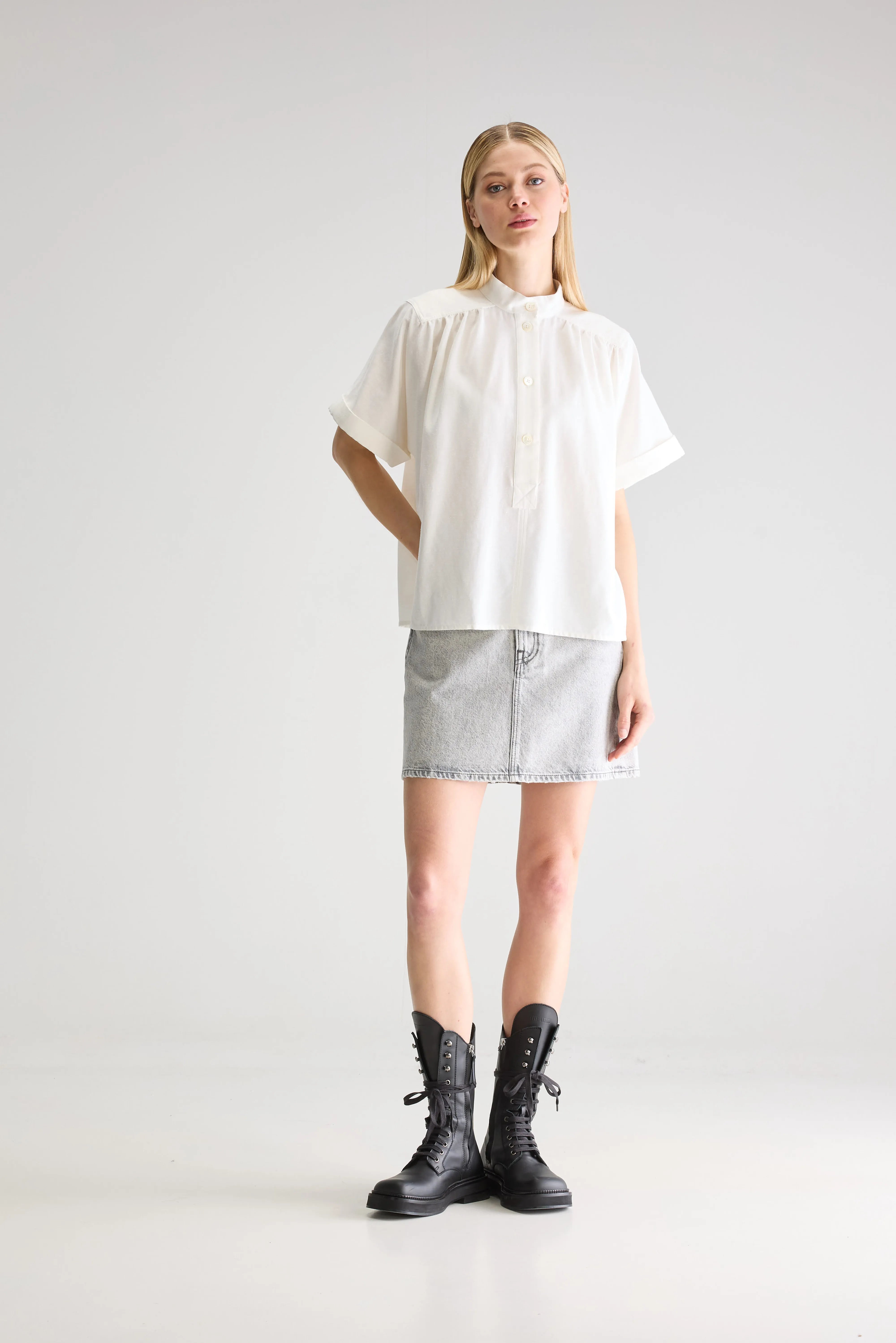 Pear short-sleeve blouse (251 / W / WHITE)