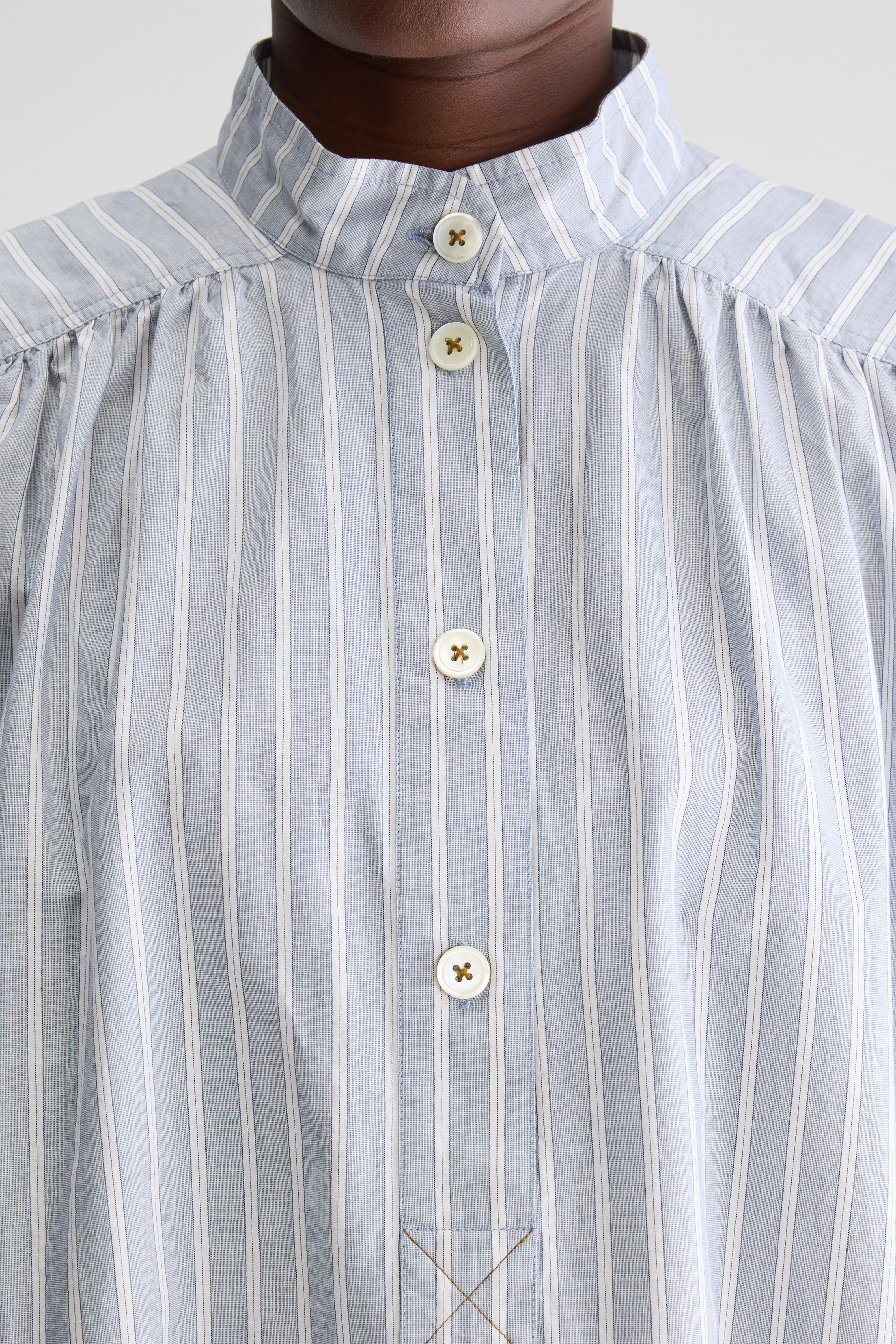 Pear short-sleeve blouse (251 / W / STRIPE A)