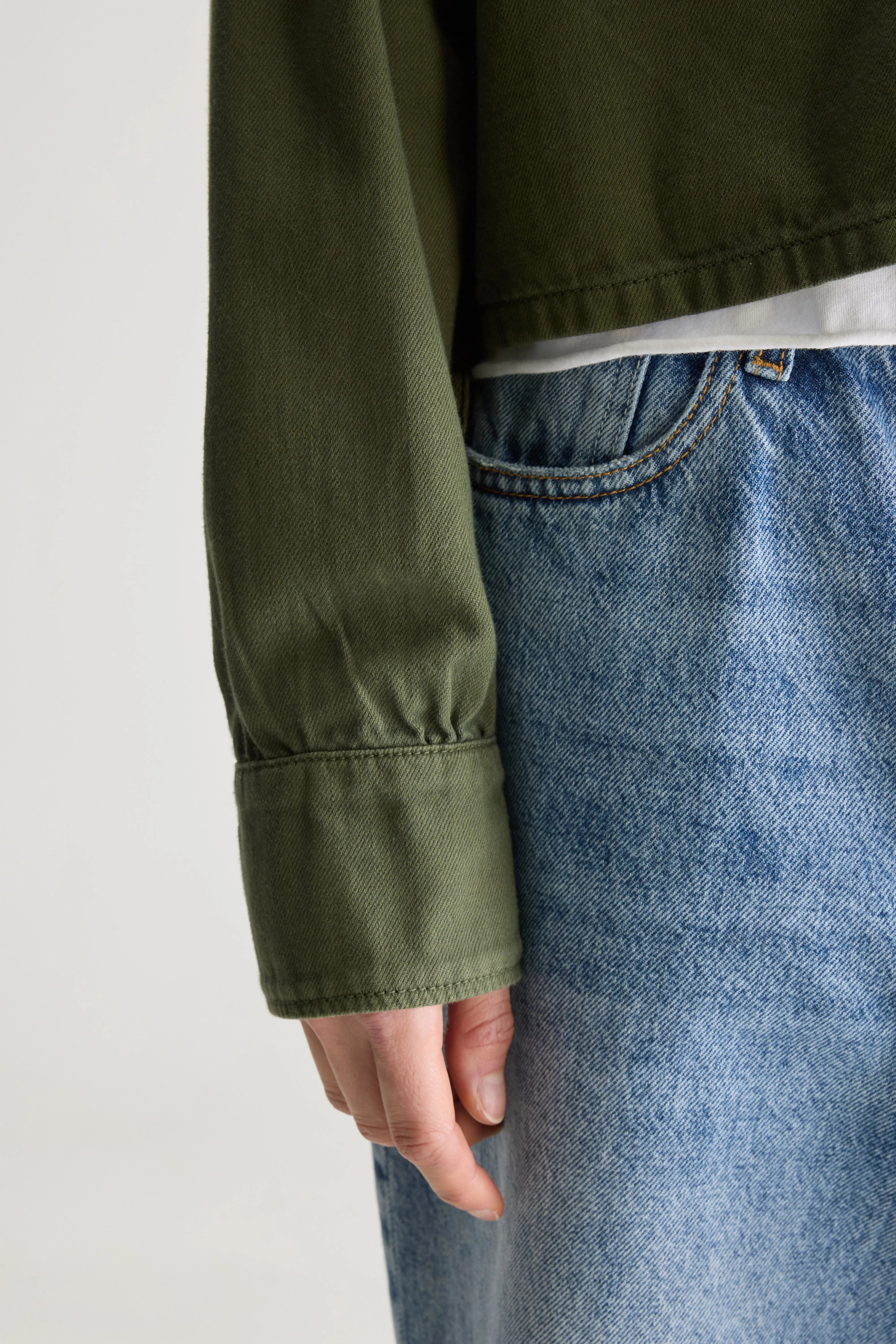 Polaris cropped denim shirt (251 / W / DUSTY OLIVE)