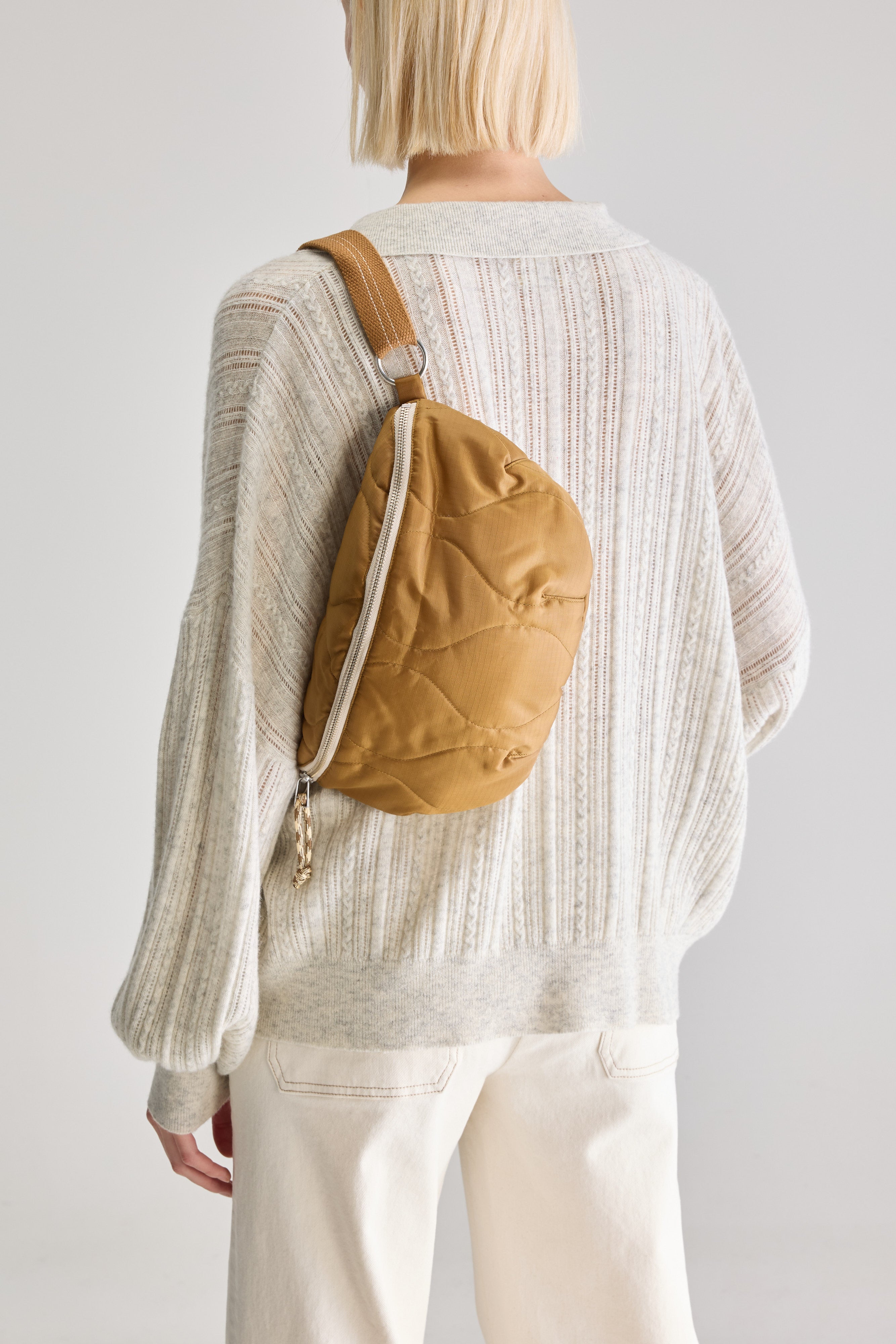 Hosie sling bag (251 / W / TOBACCO)