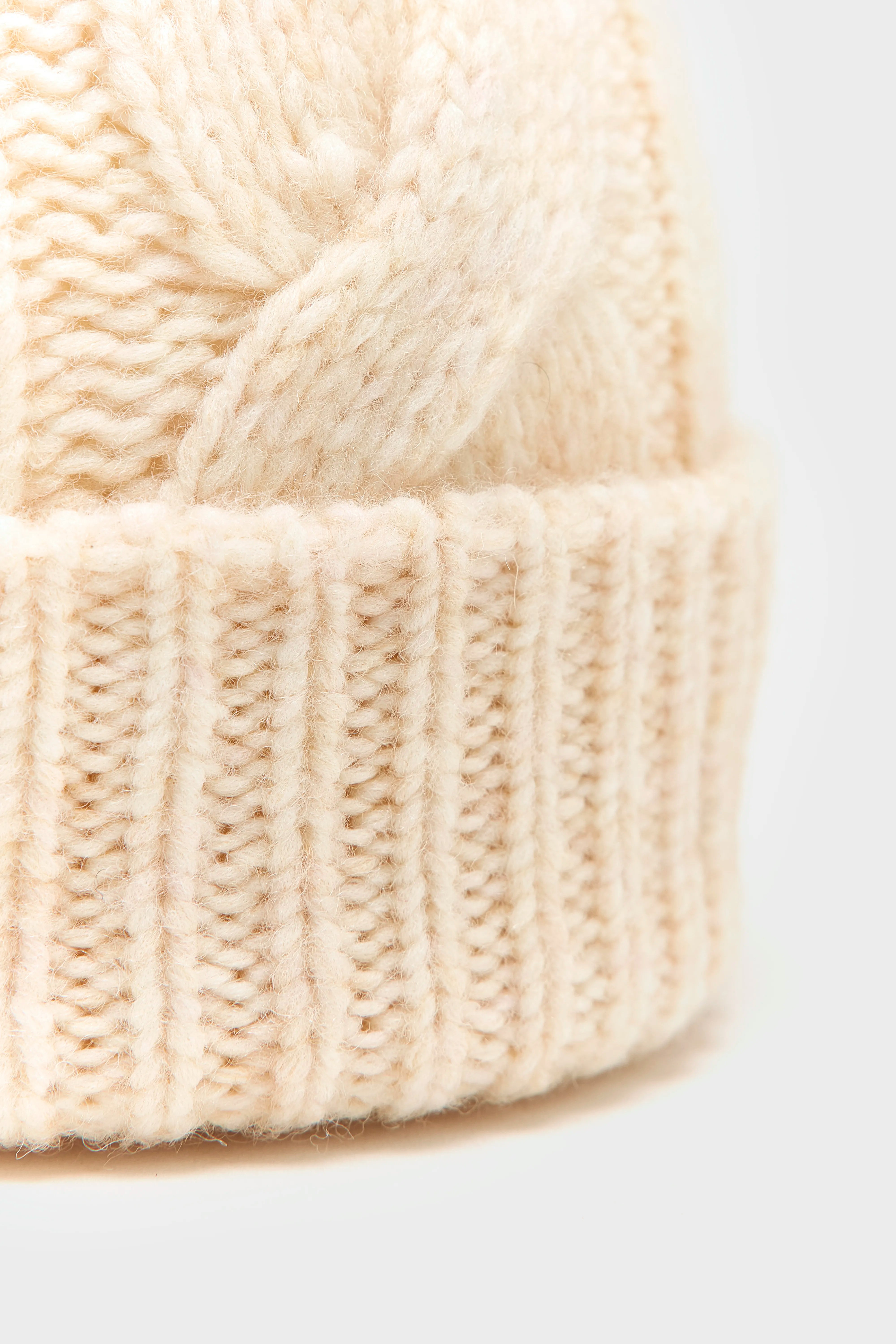 Dicat knitted beanie (252 / W / IVORY)