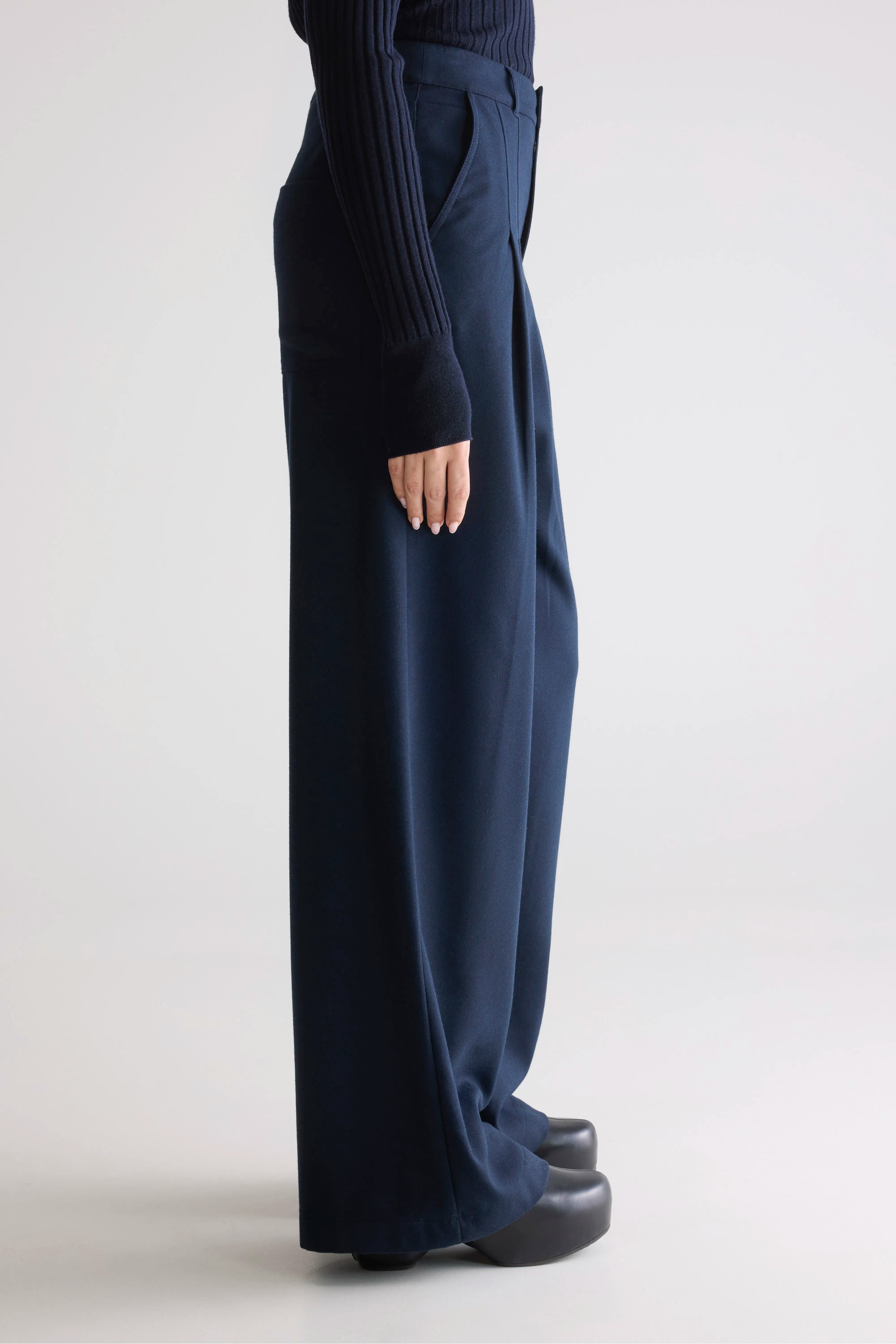Sixtine tailored trousers (252 / W / NAVY)