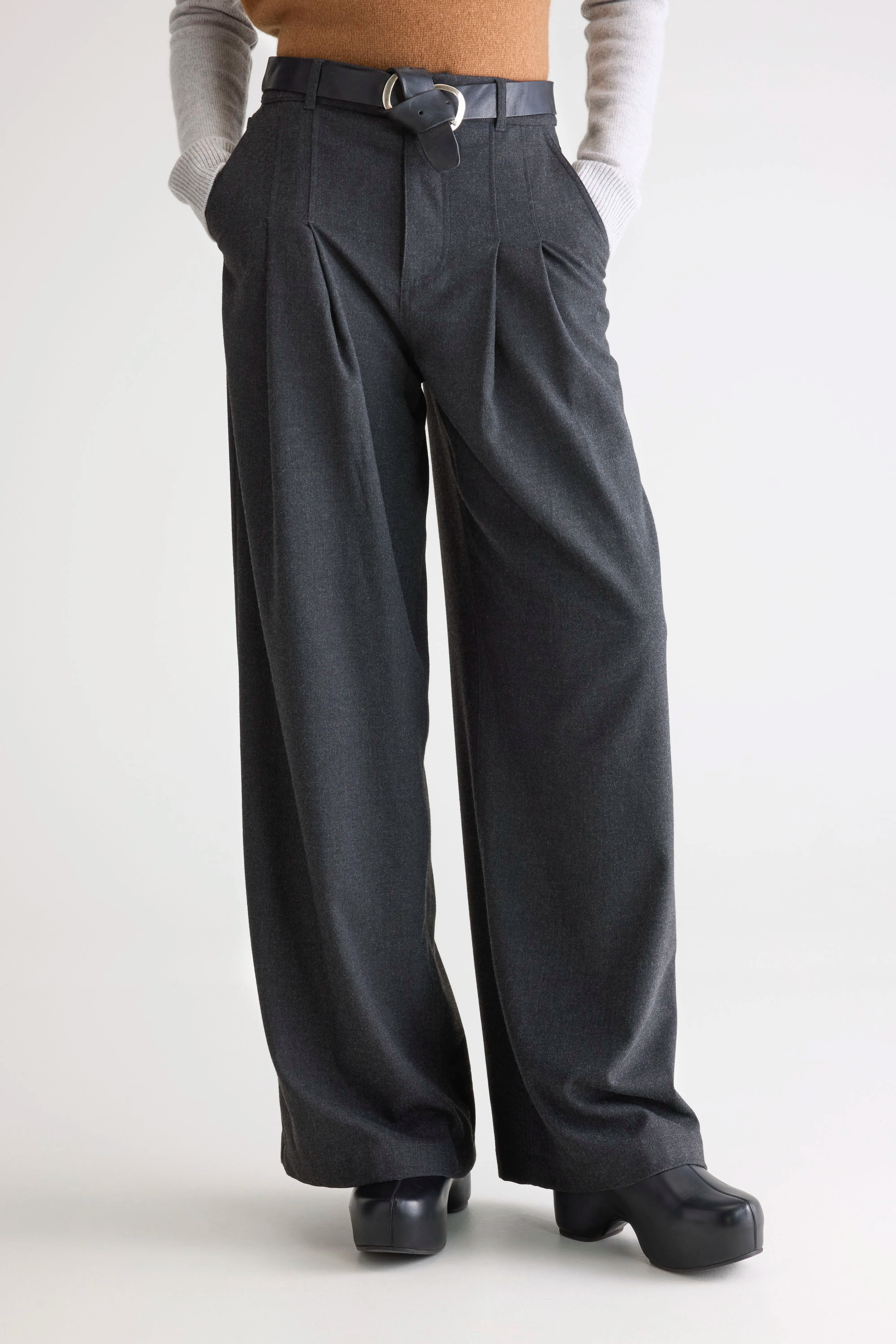 Sixtine Tailored Trousers - Anthracite For Women | Bellerose