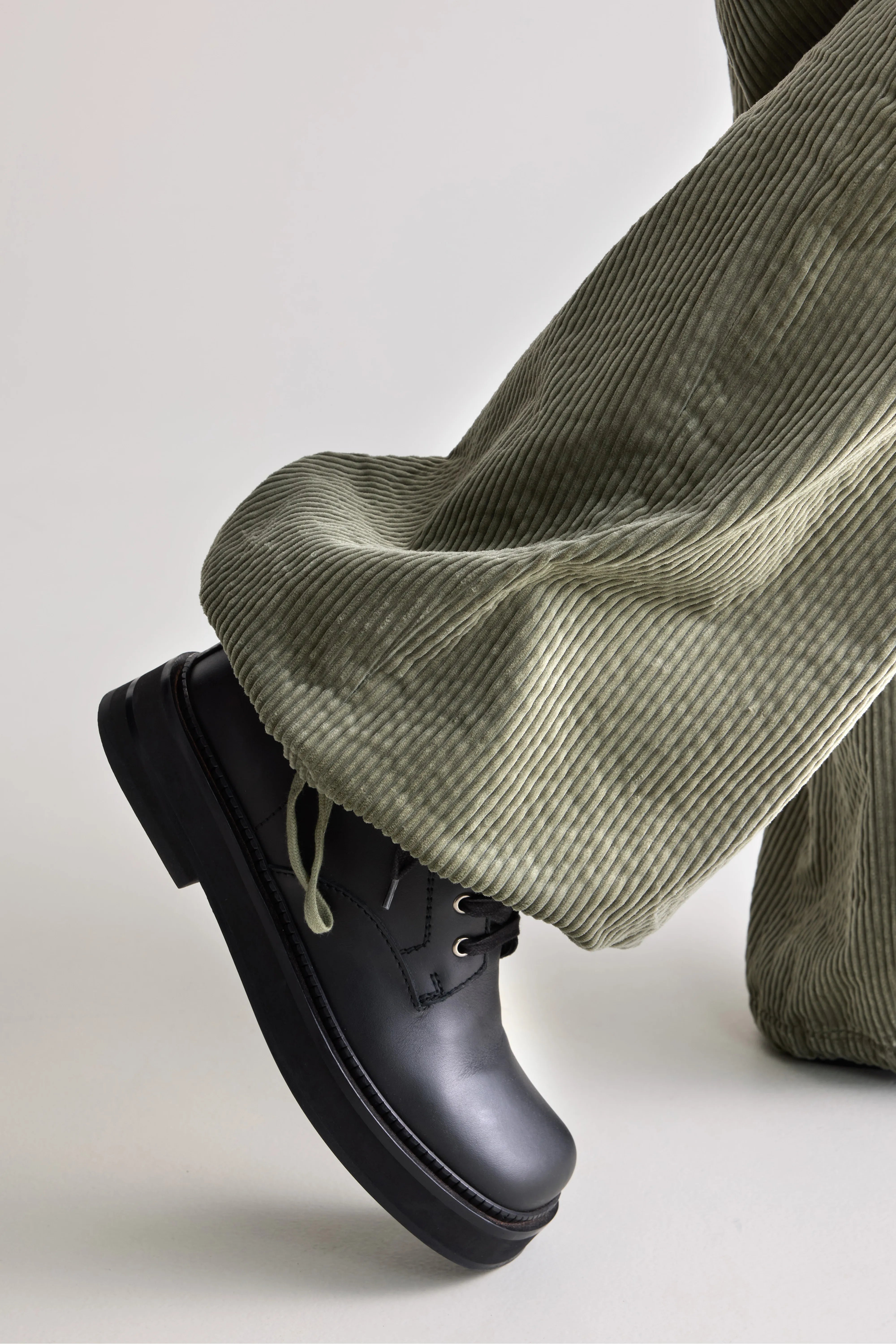 Jicko baggy trousers (252 / W / SAGE)