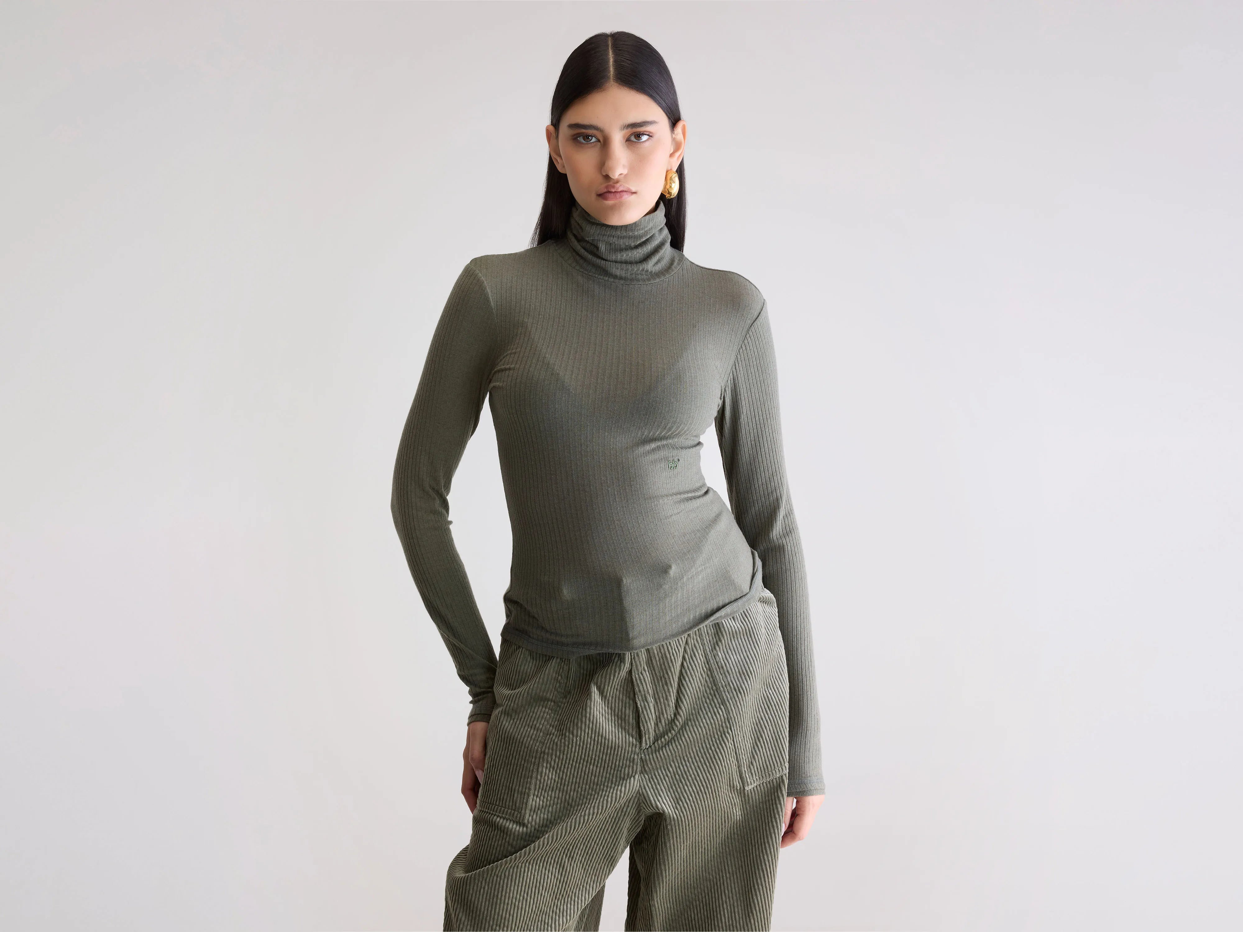 Vinay fitted t-shirt (252 / W / SAGE)