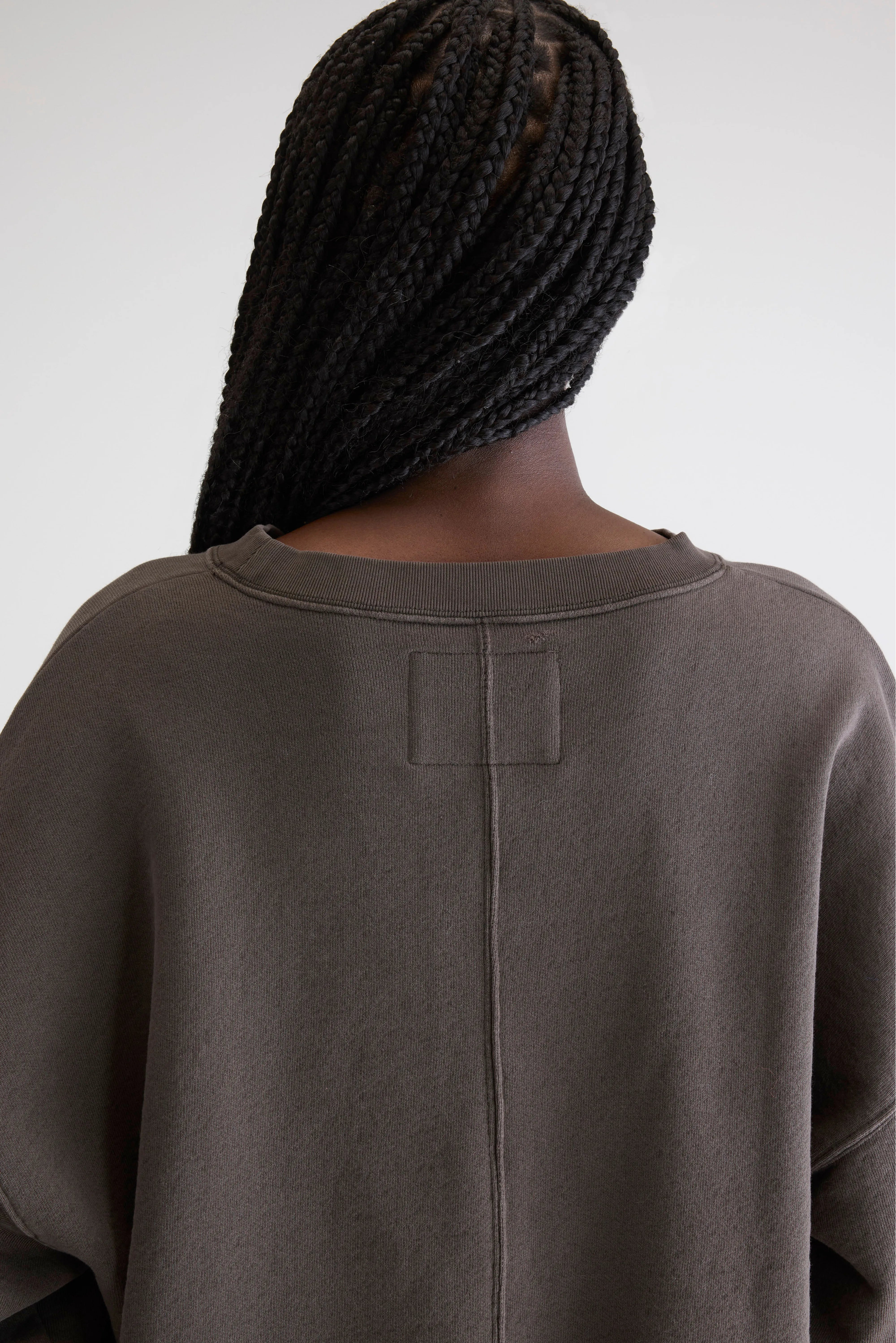 Vicske crewneck sweatshirt (252 / W / DARK ROAST)