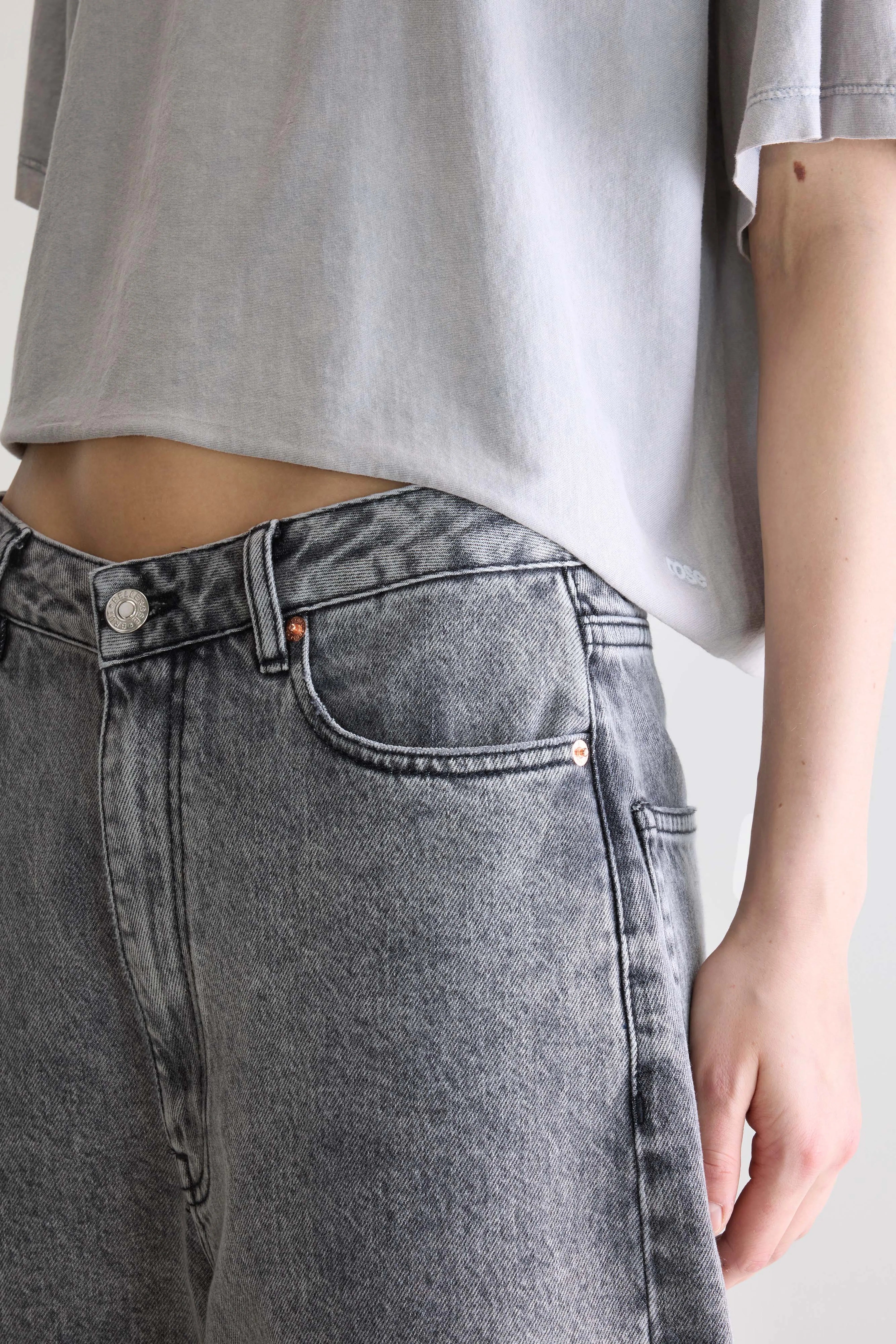 Farpy cropped t-shirt (252 / W / GLOOMY)