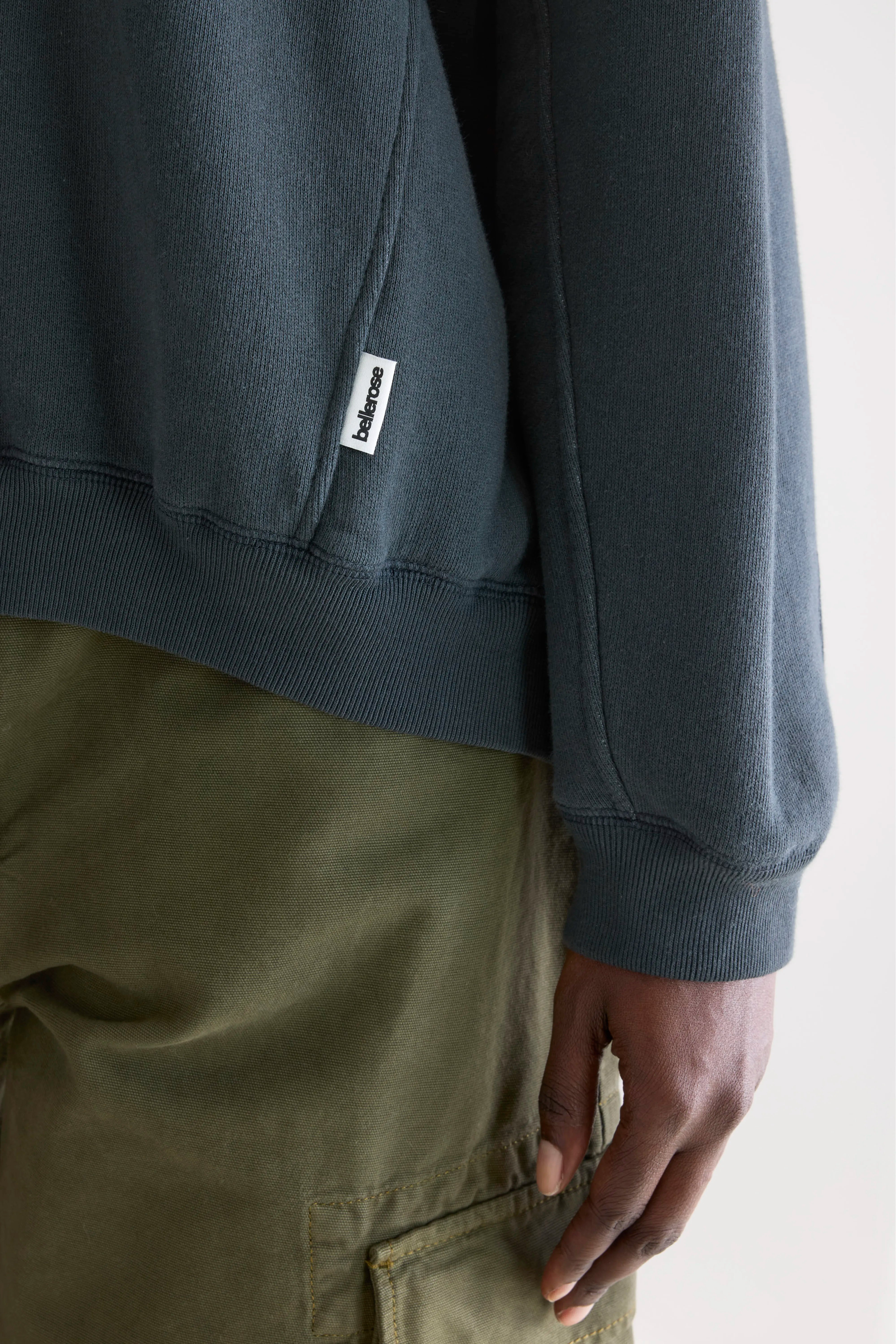 Flips crewneck sweatshirt (252 / W / PIRATE)