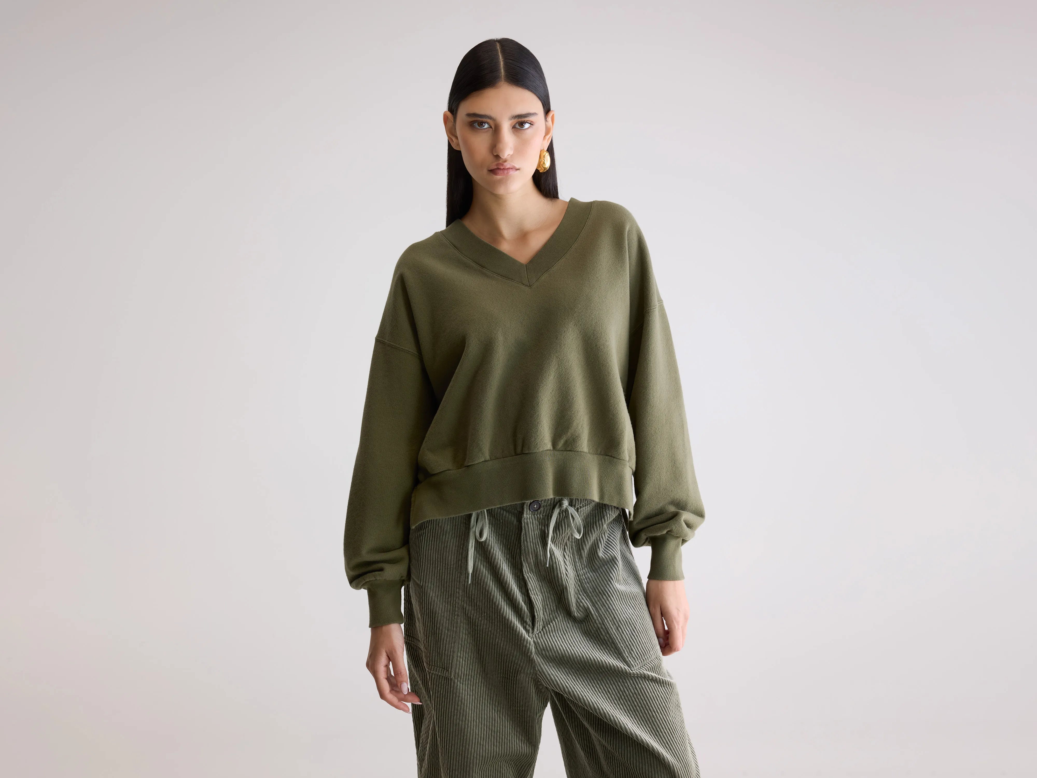 Varola v-neck sweatshirt (252 / W / OLIVE)