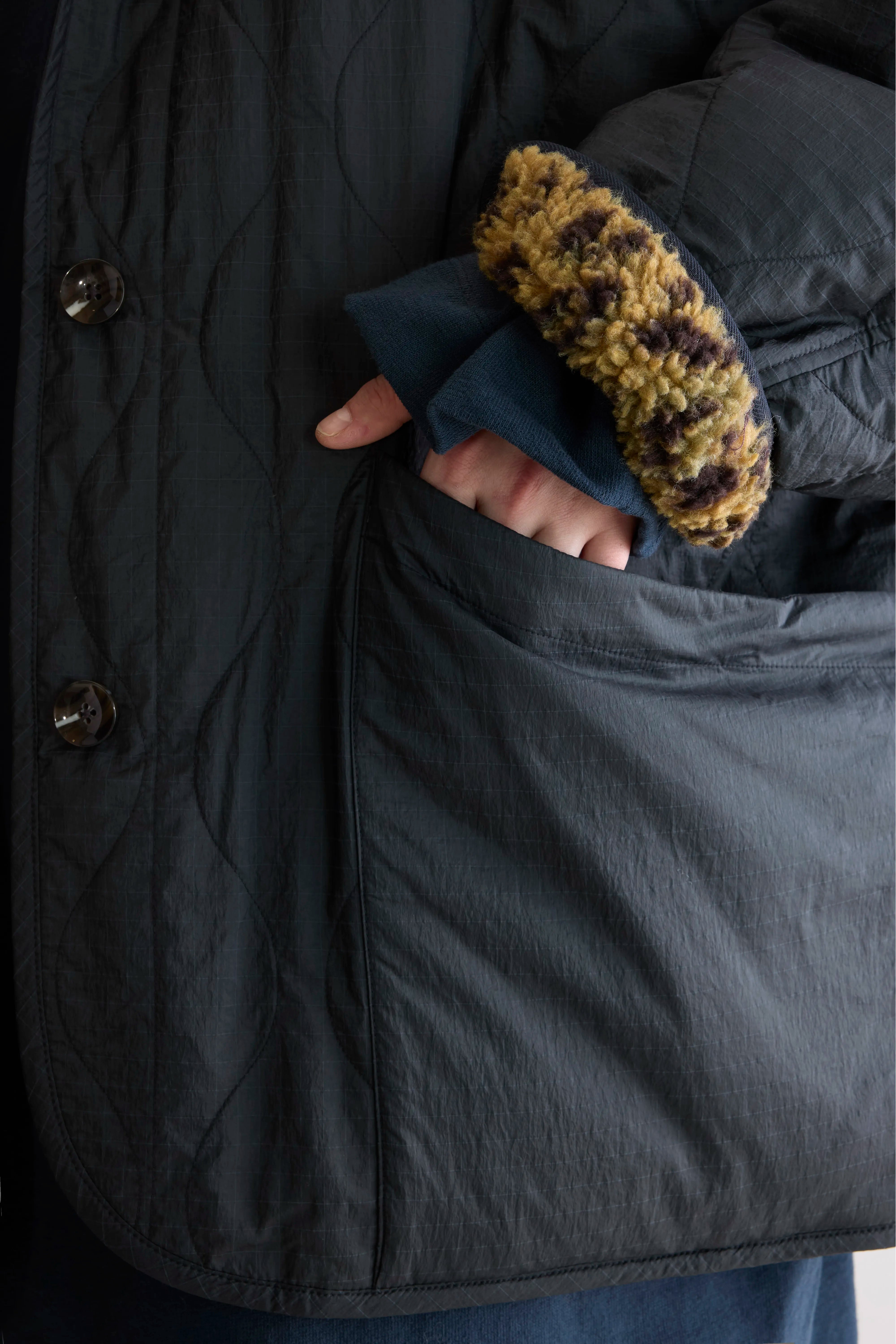 Hampton teddy jas (252 / W / BLACK SAND)