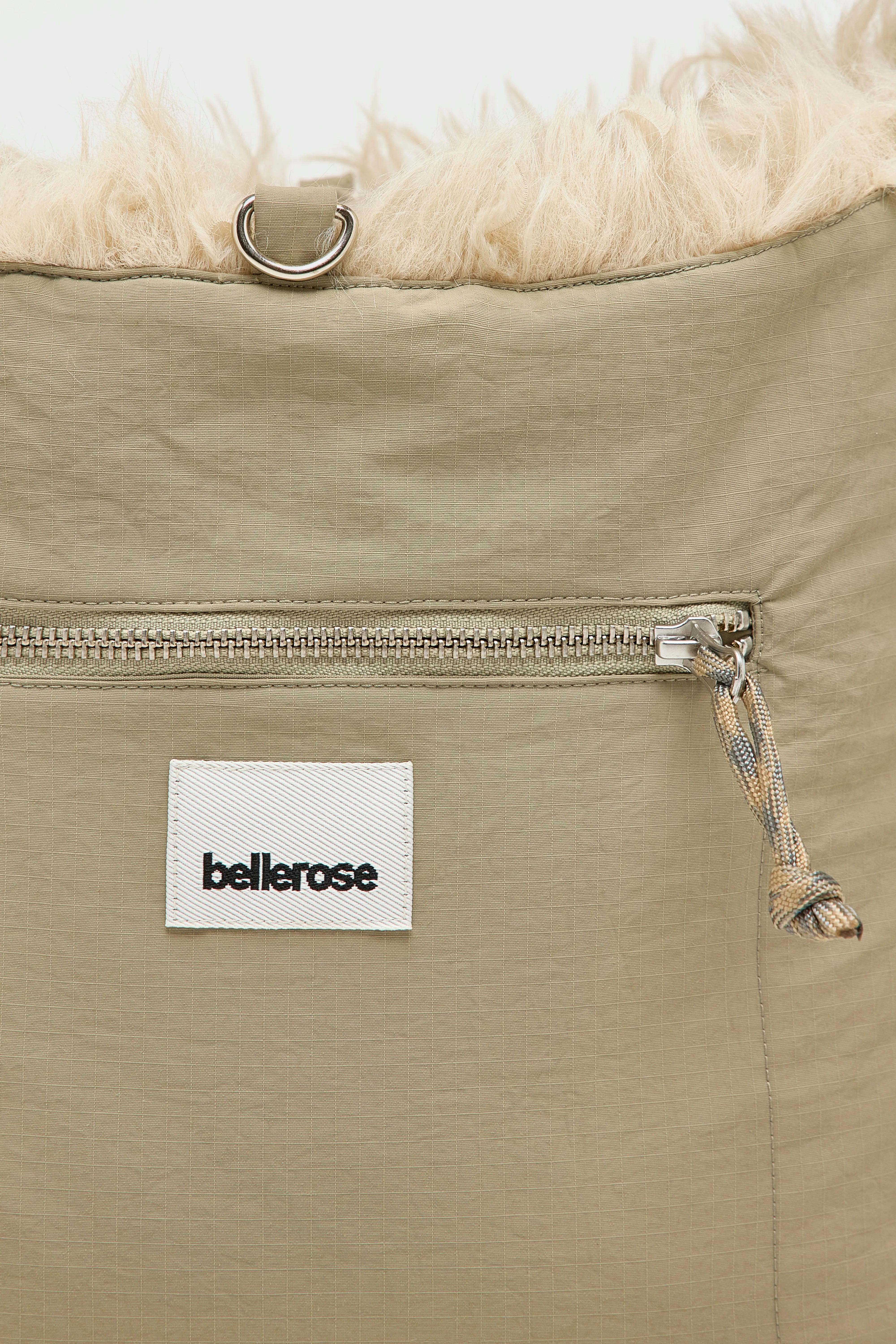 Helmin shoulder bag (252 / W / NUAGE)