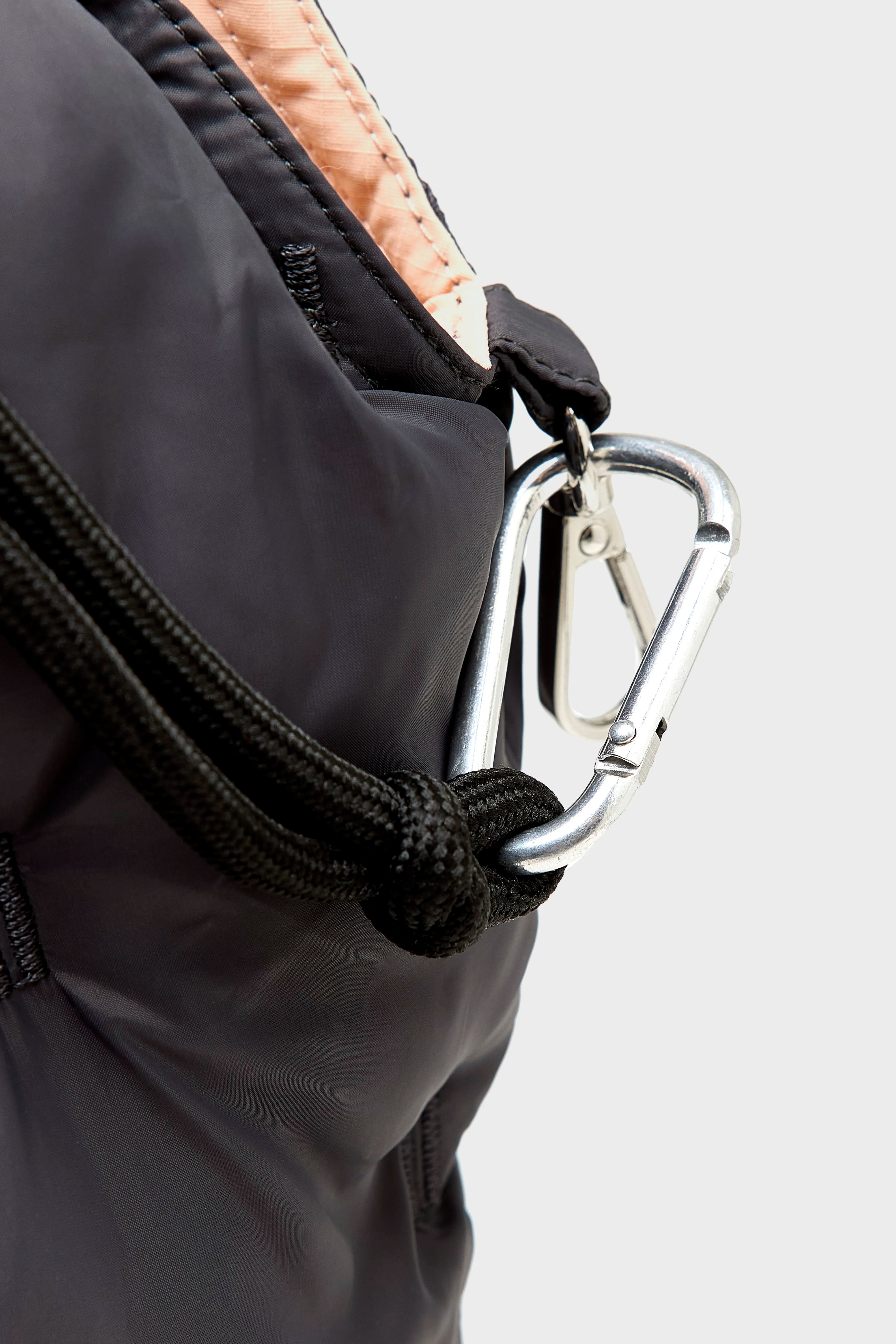 Hozim hobo bag (252 / W / BLACK SAND)