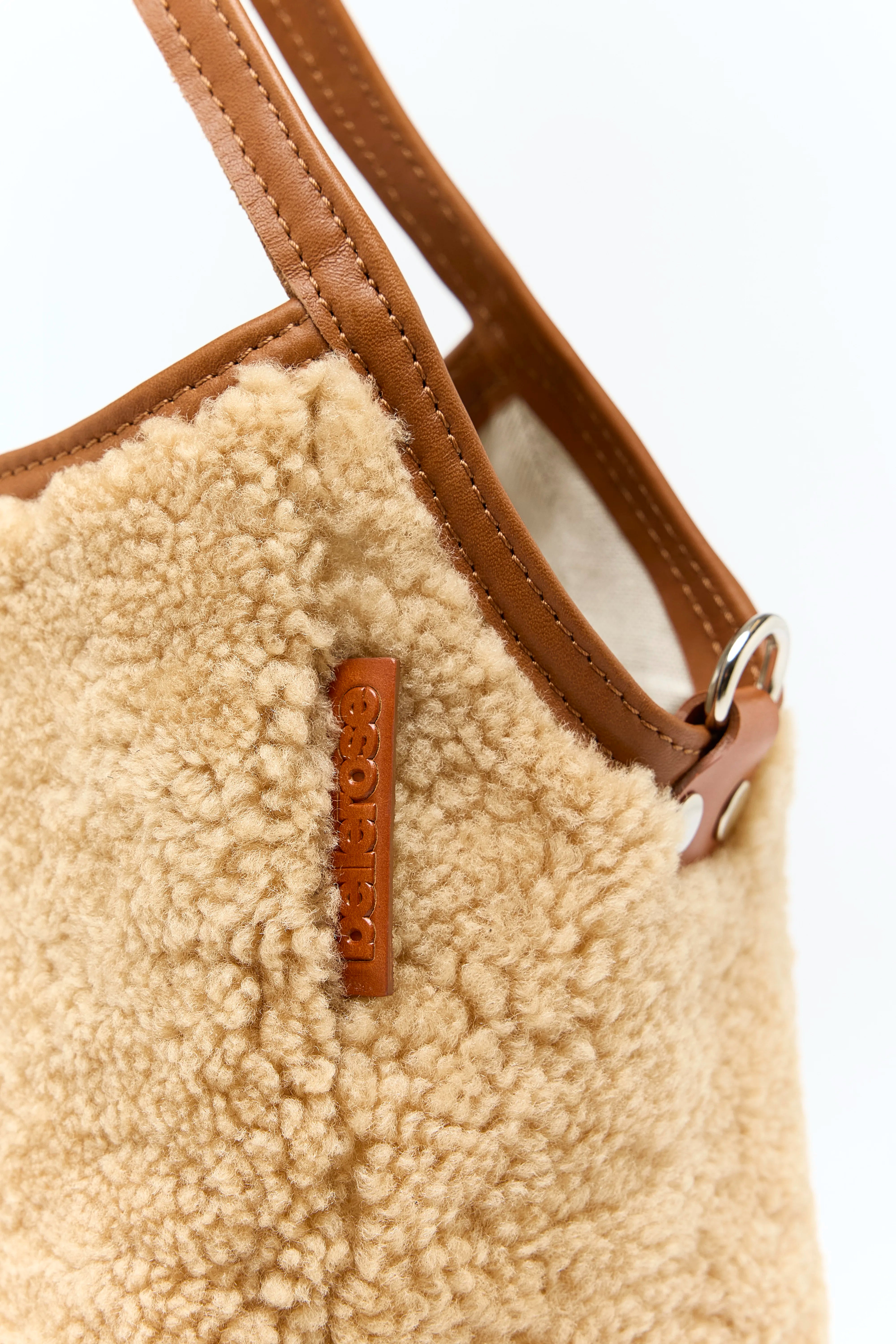 Sing shearling handtas (252 / W / SAVANNA)