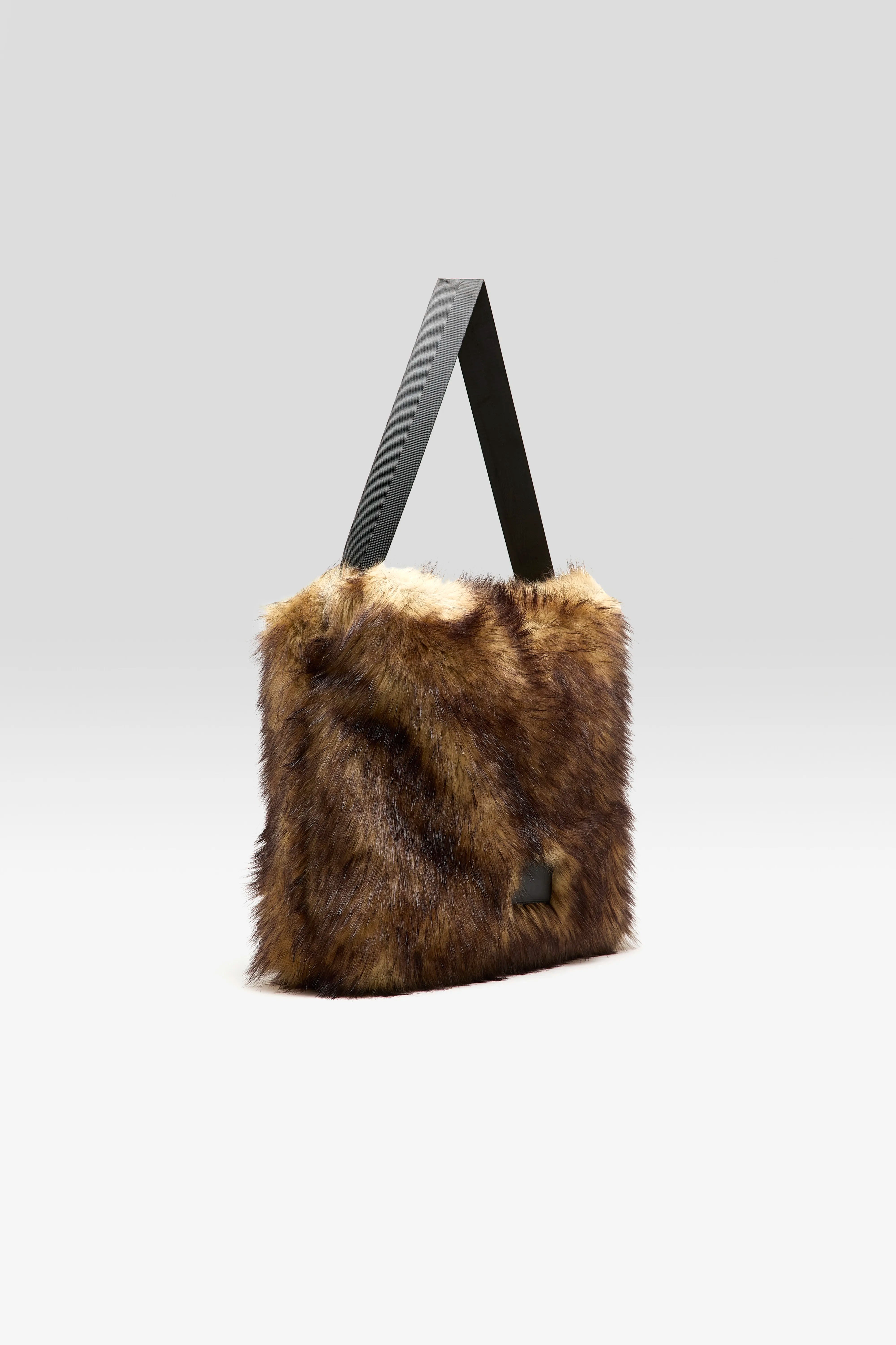 Hela shoulder bag (252 / W / DISPLAY A)
