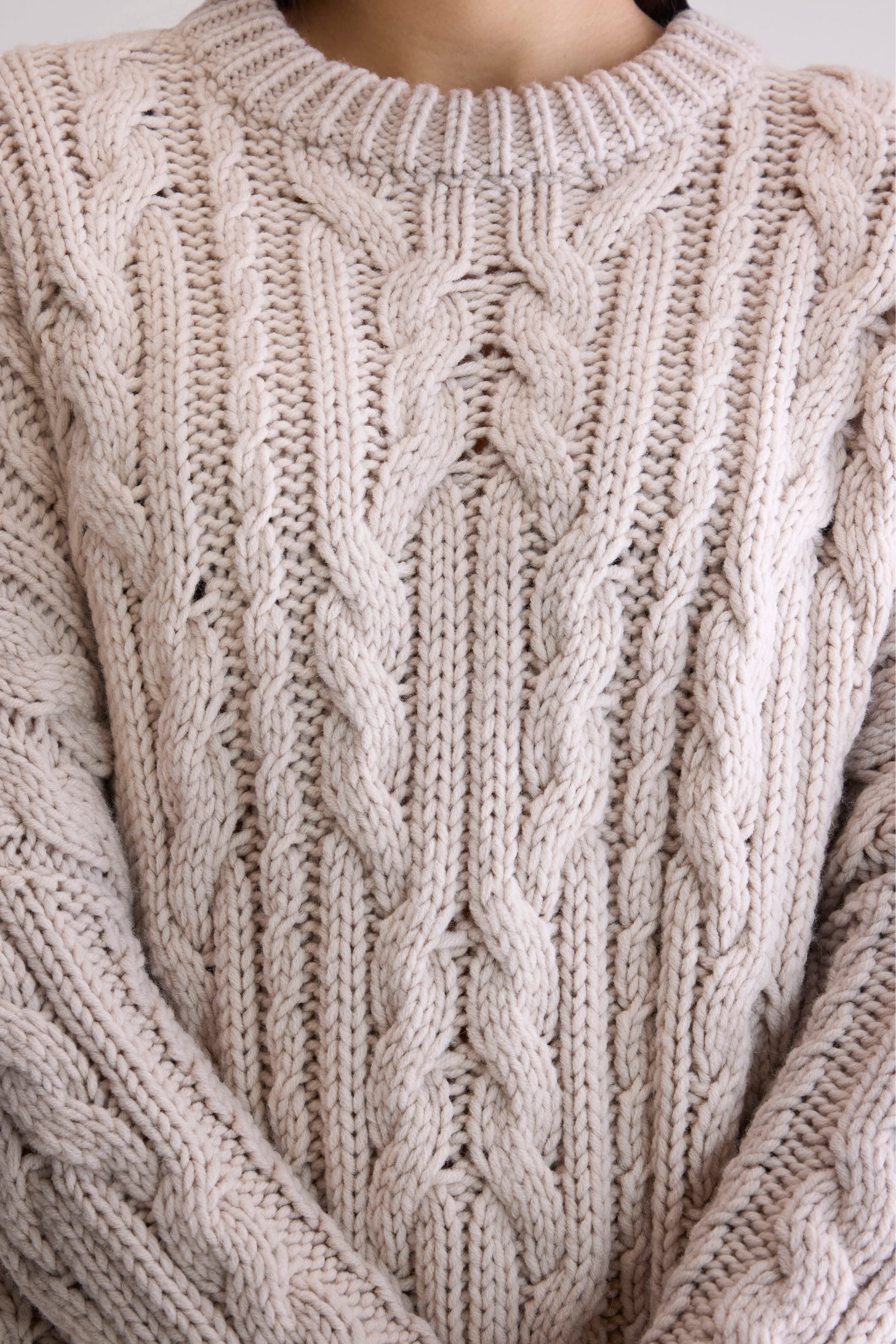 Nesk cable knit sweater  (252 / W / SABLE)