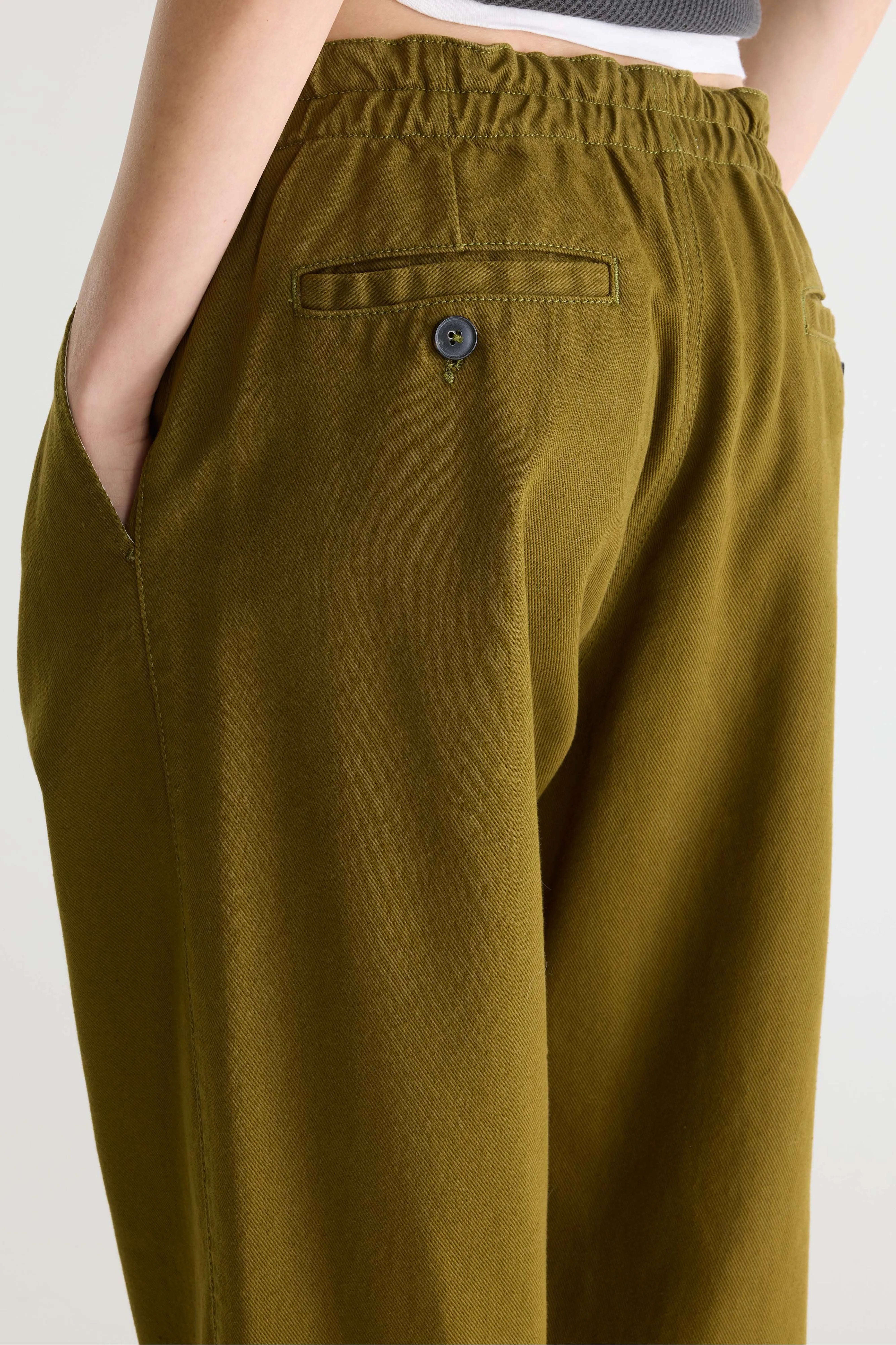 Pillow regular trousers (261 / W / VETIVER)