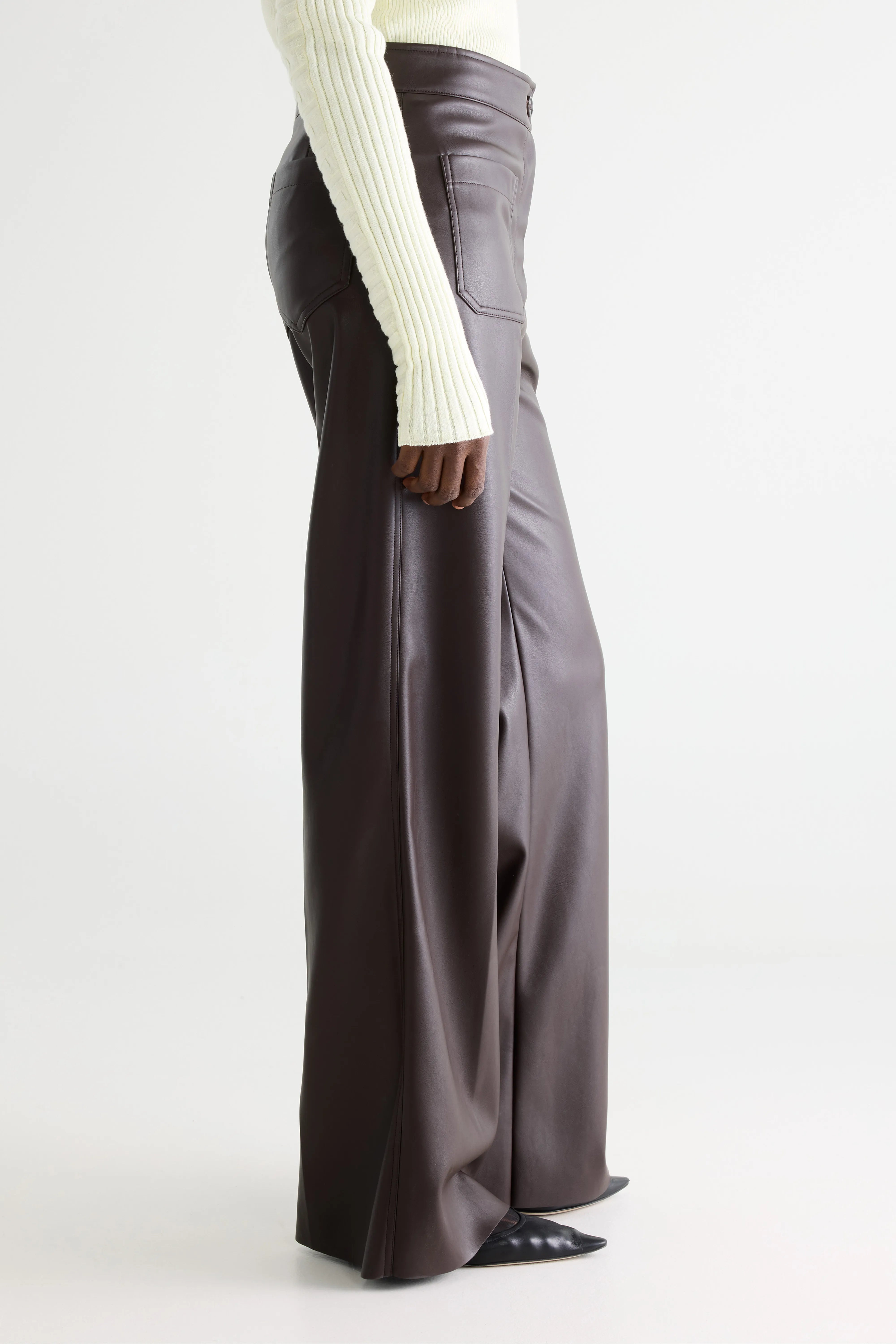 Vinj Slim Fit Broek In Imitatieleer - Dark roast Voor Dames | Bellerose