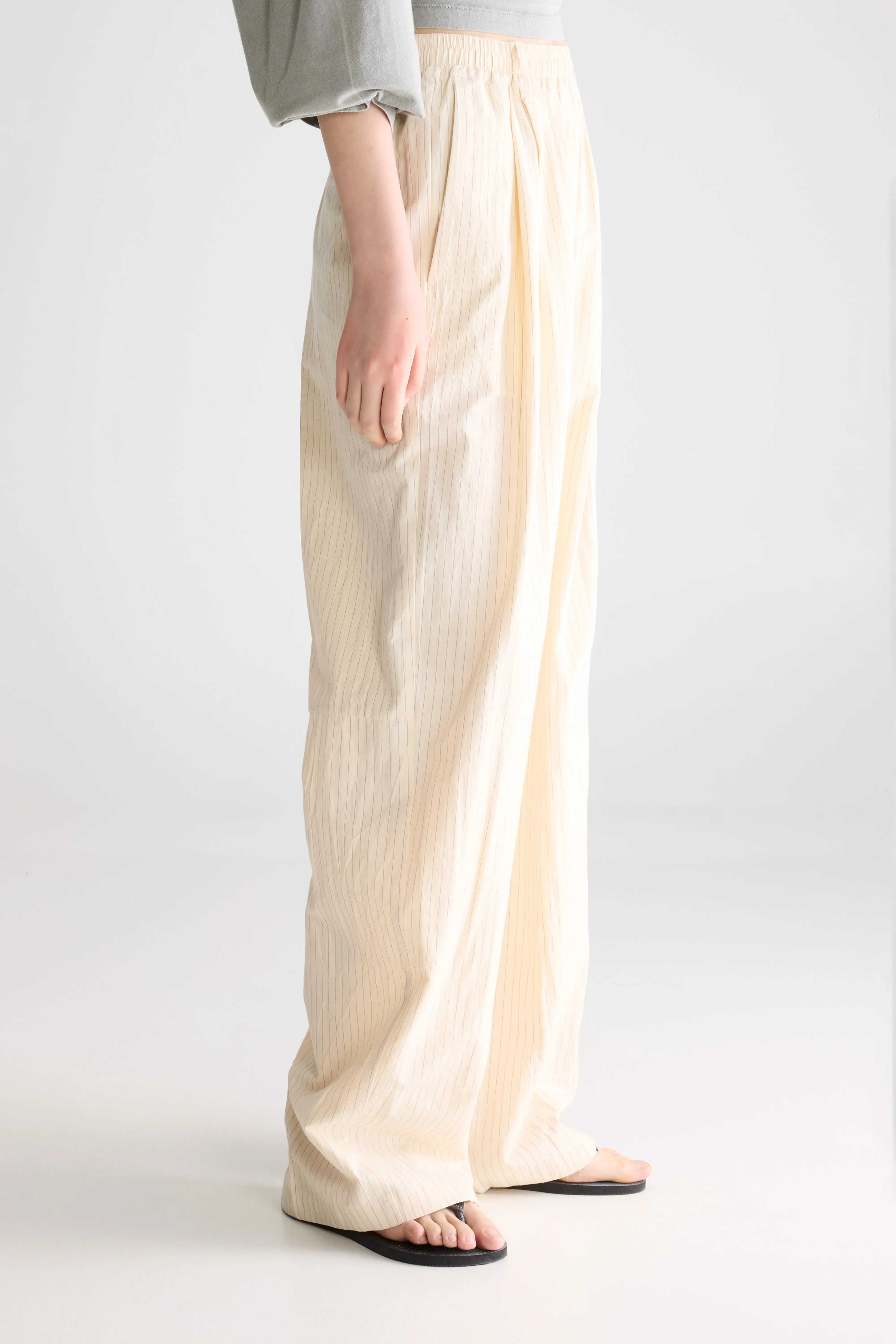 Jilo Tapered Trousers - Cream / Storm For Women | Bellerose