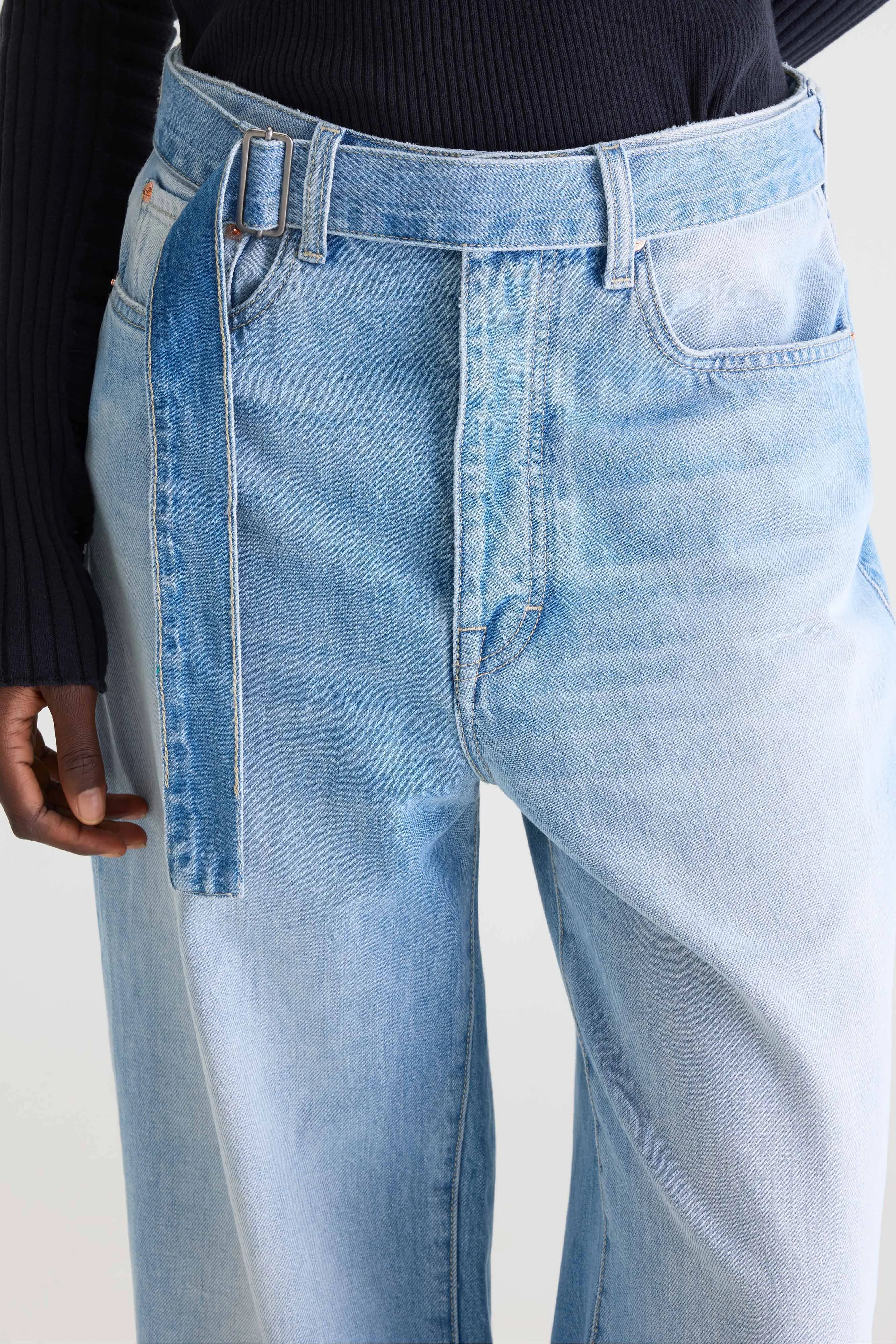 Denim N. 67 loose jeans (261 / W / USED LT BLUE)