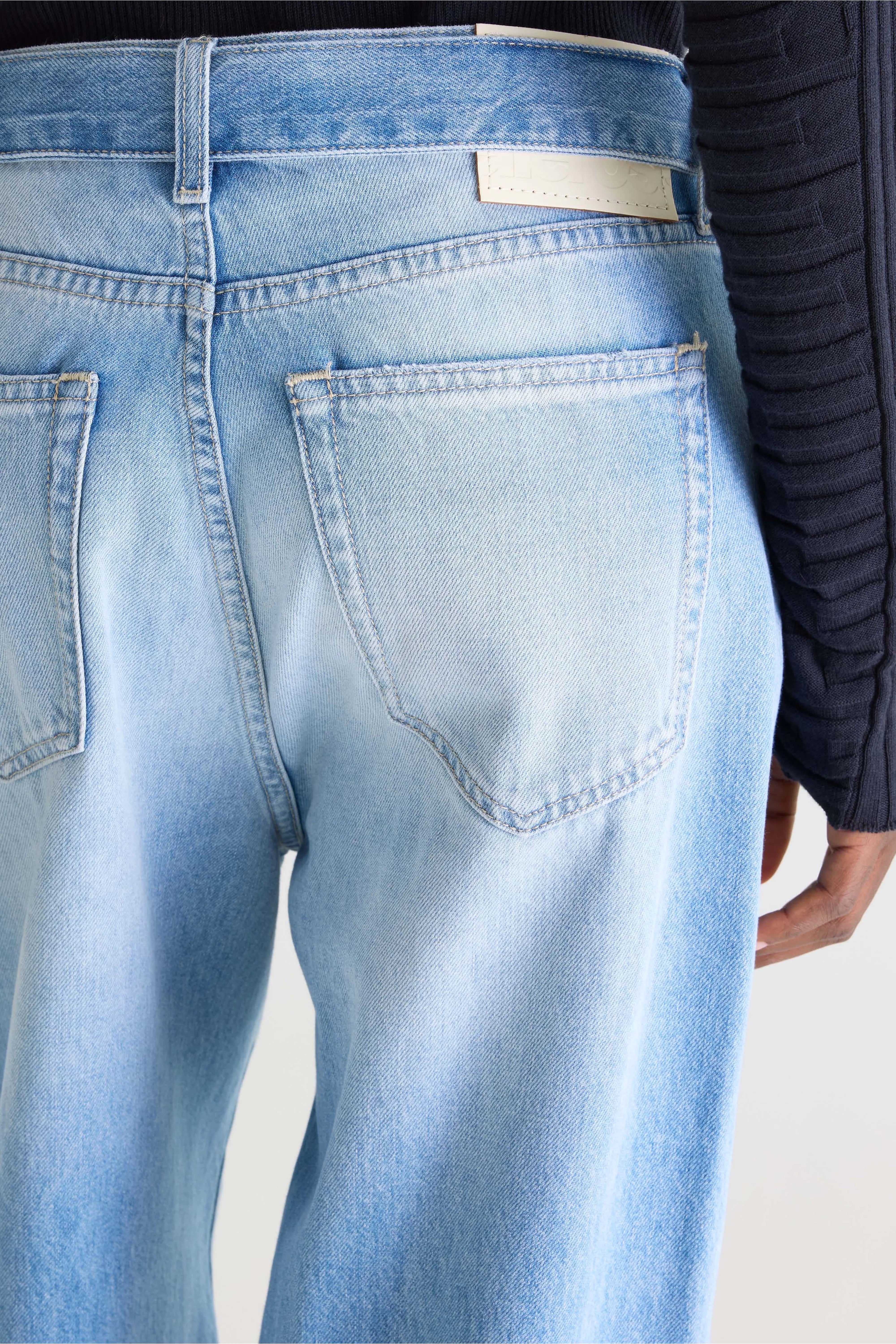 Denim N. 67 loose jeans (261 / W / USED LT BLUE)