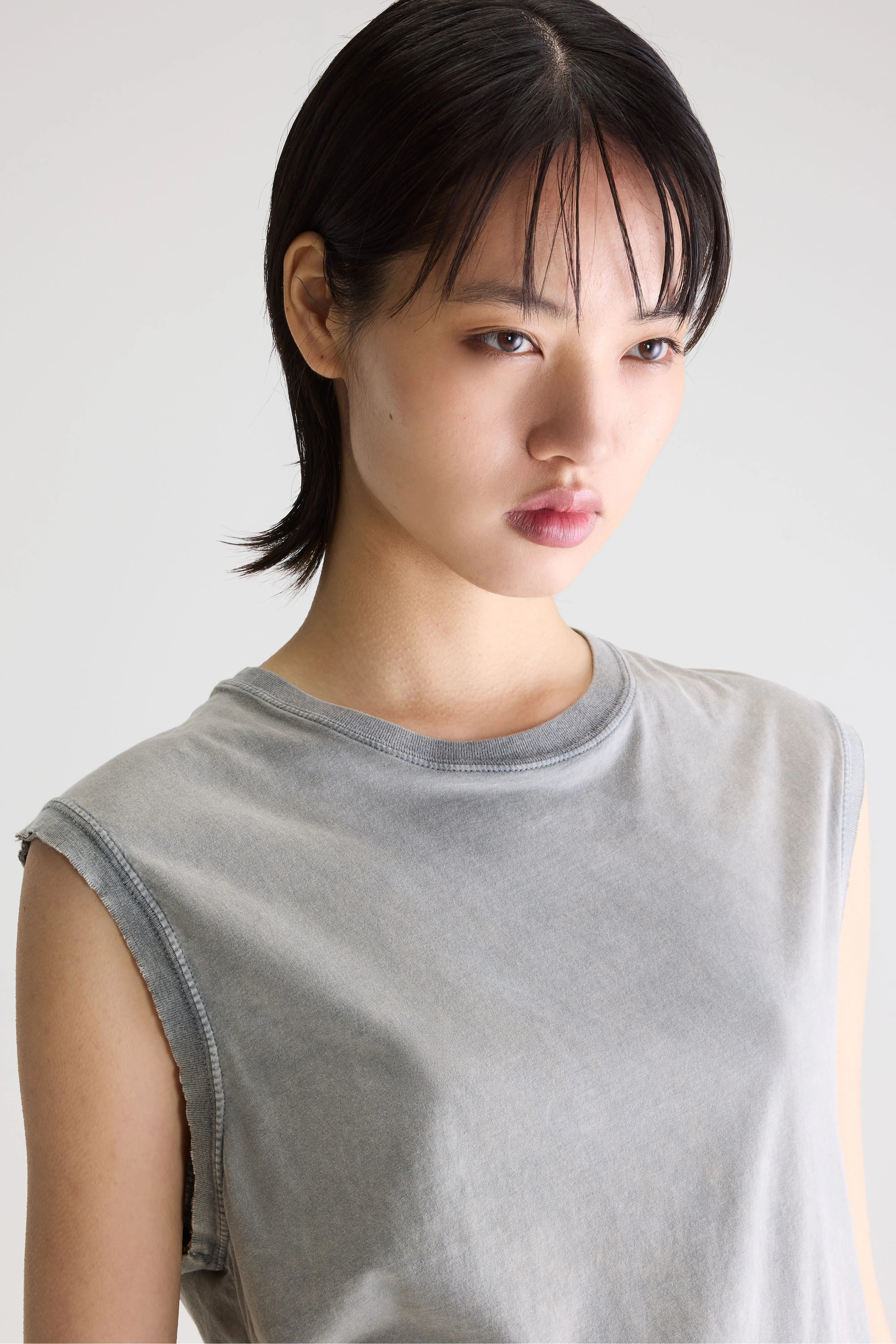 Falde mouwloos t-shirt (261 / W / BLACK SAND)