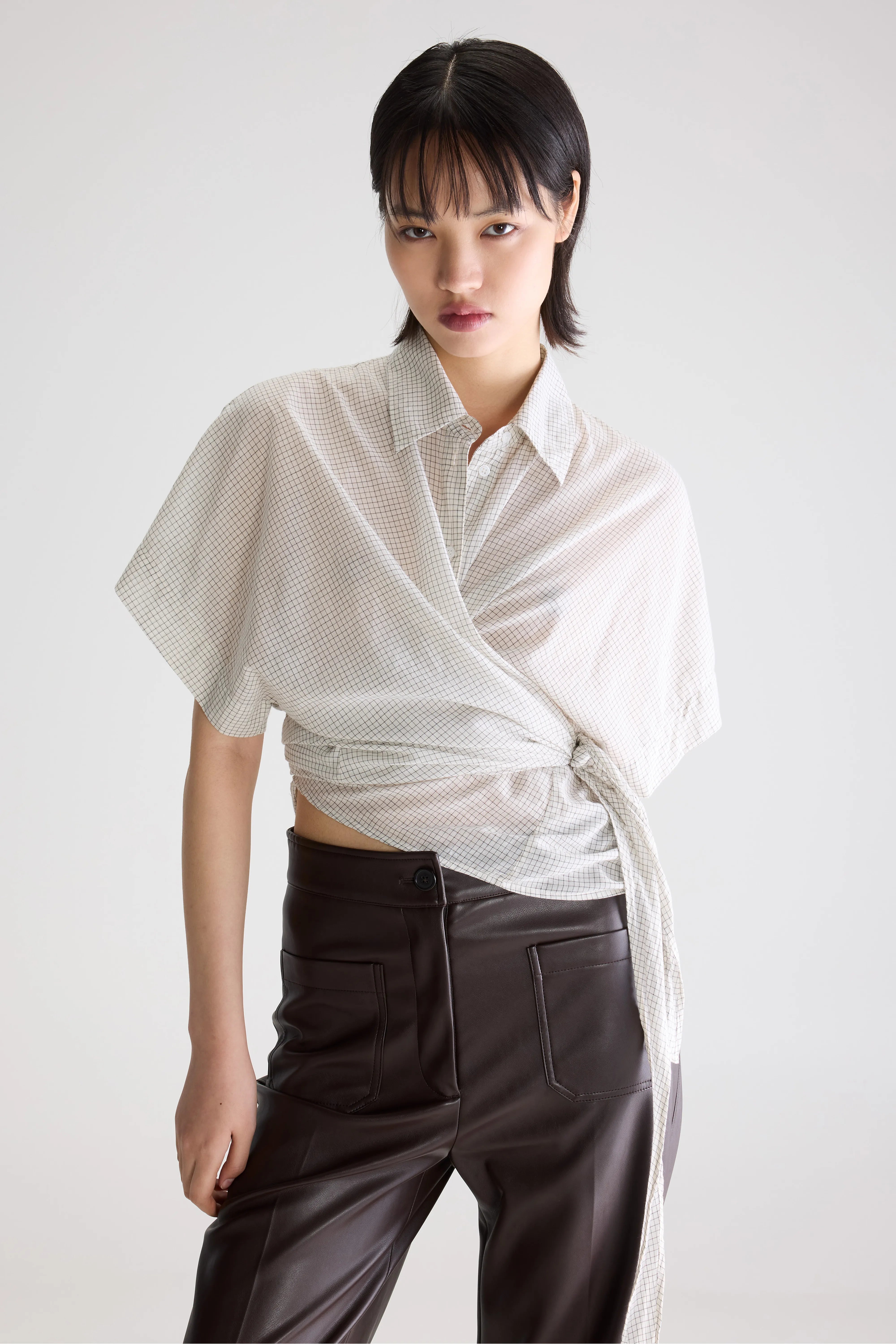 Coral Tie-up Blouse - Black sand / Vintage white For Women | Bellerose