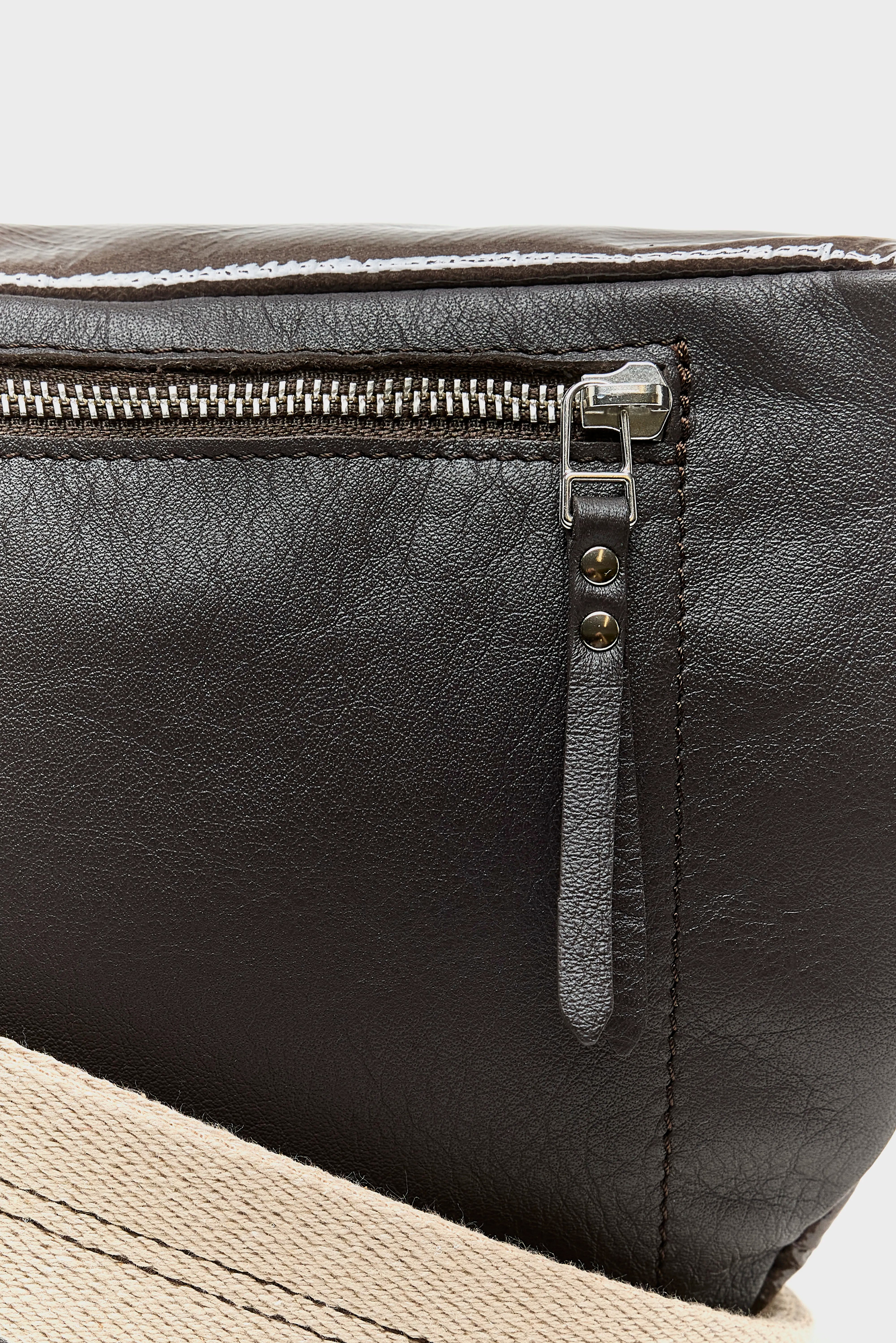 Souply sling bag (261 / W / IRON)