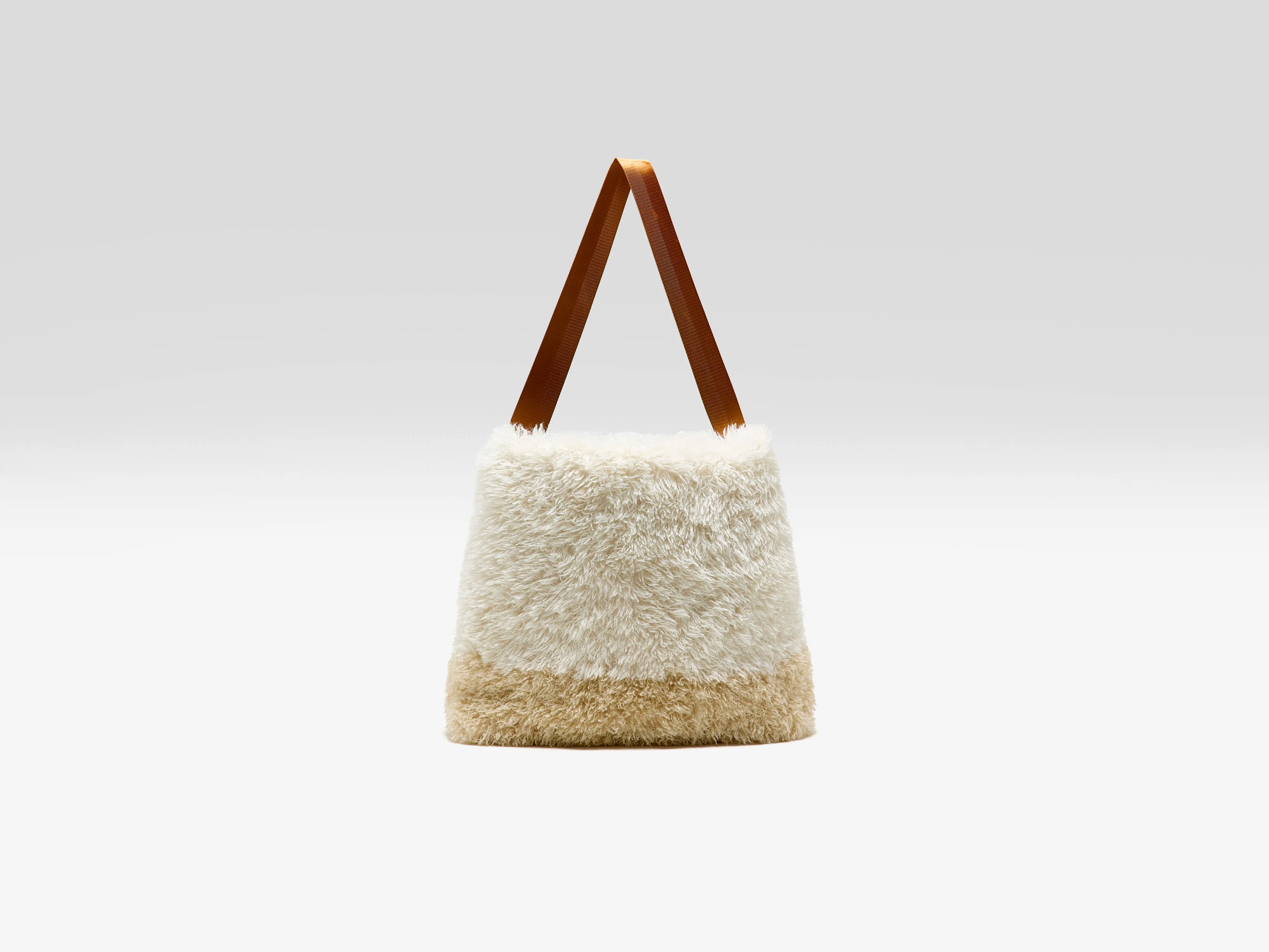 Helado tas (261 / W / LOTUS)