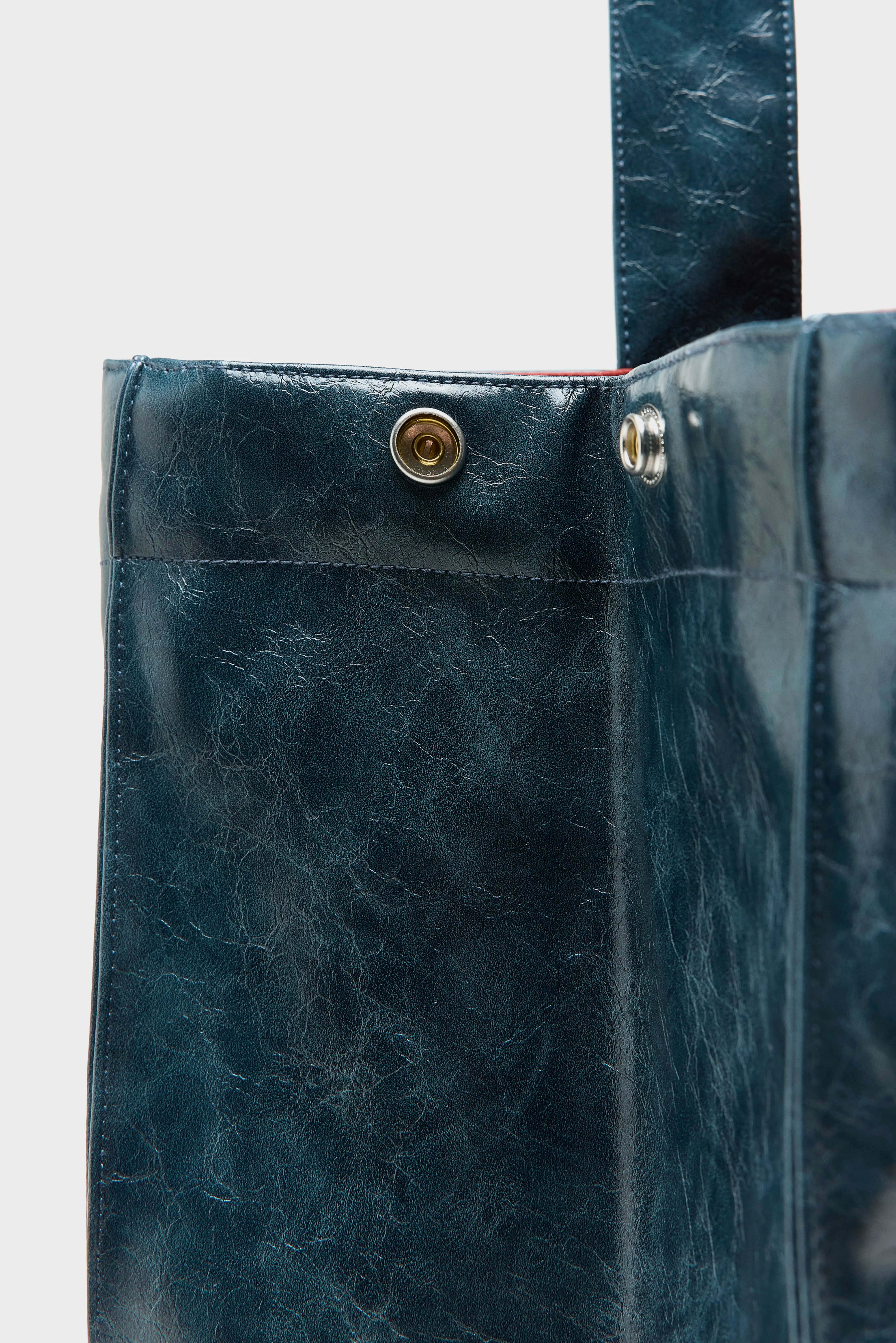 Hette imitatieleren tas (261 / W / BOTTLE)