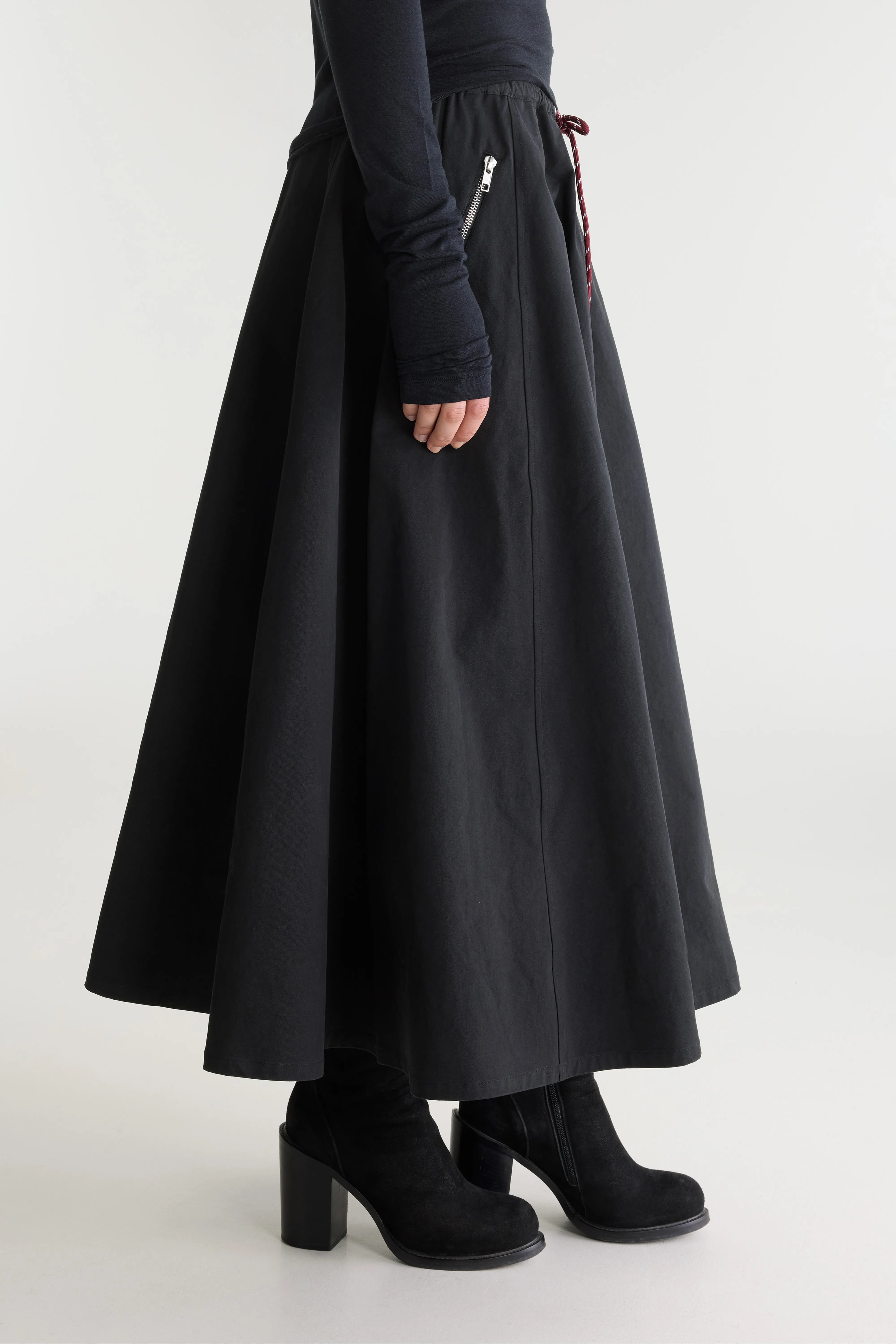 Harlin relaxte midirok (262 / W / BLACK)