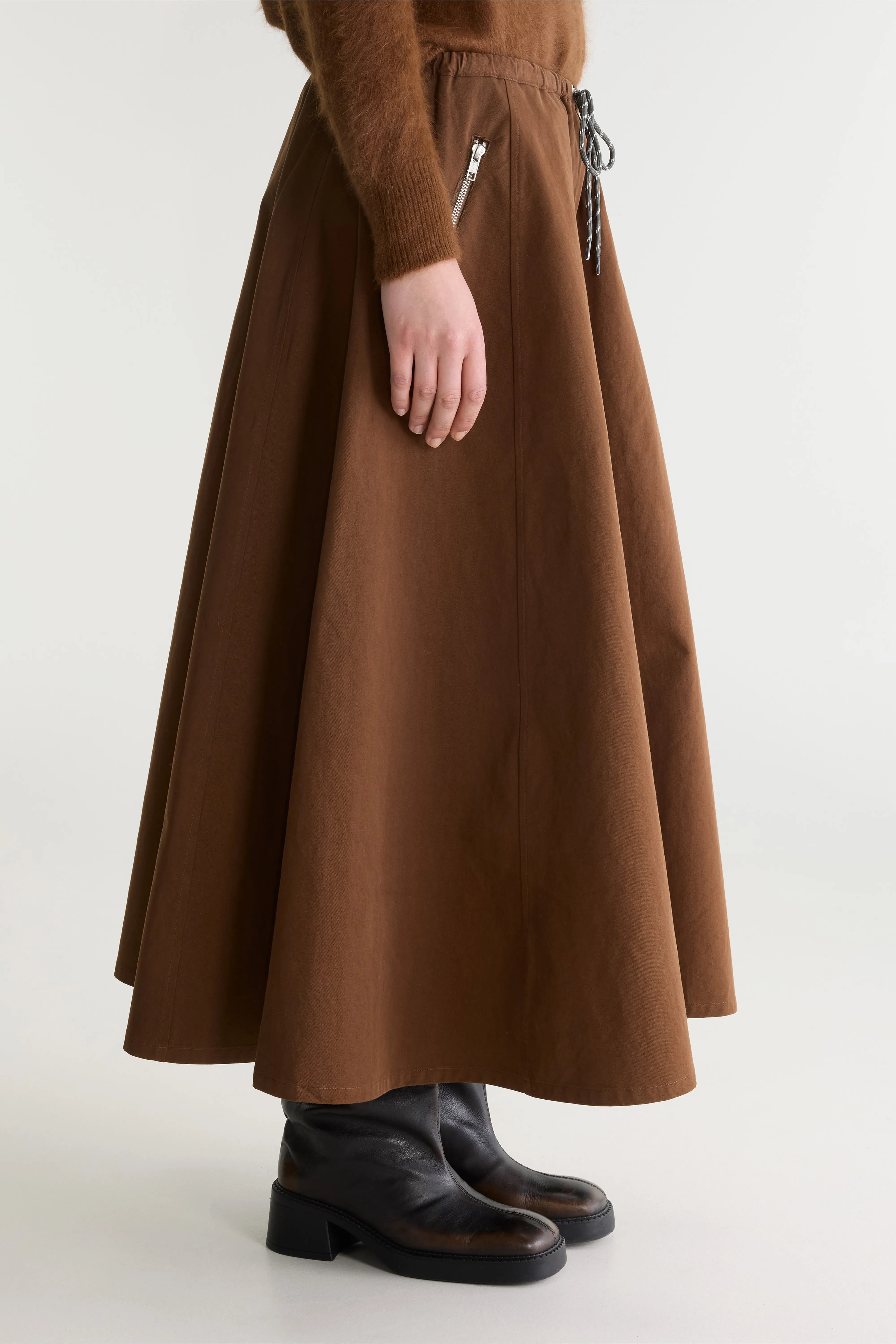 Harlin relaxte midirok (262 / W / MOCCA)