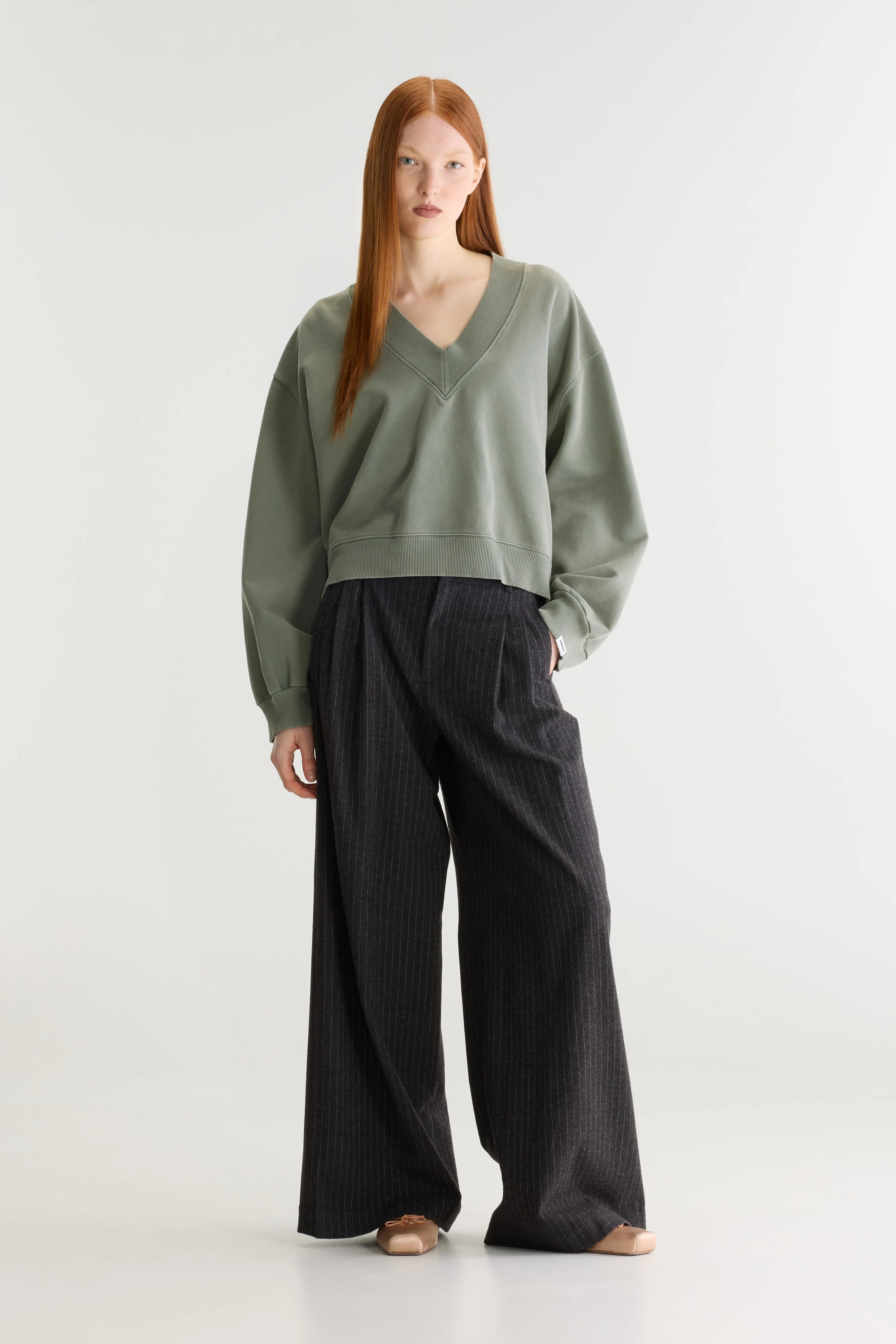 Sula Cropped V-neck Sweatshirt - Thyme For Women | Bellerose