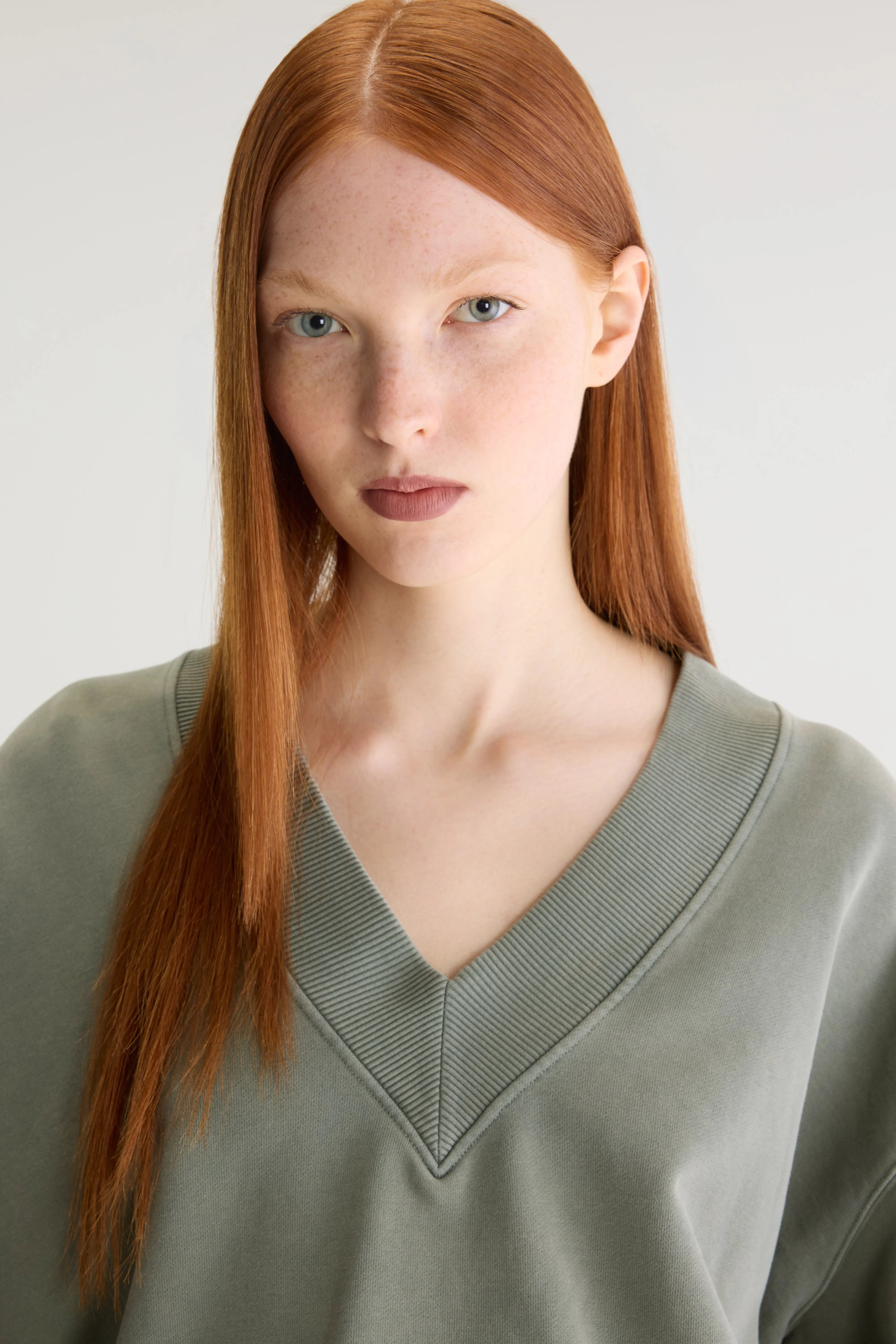 Sula Cropped V-neck Sweatshirt - Thyme For Women | Bellerose