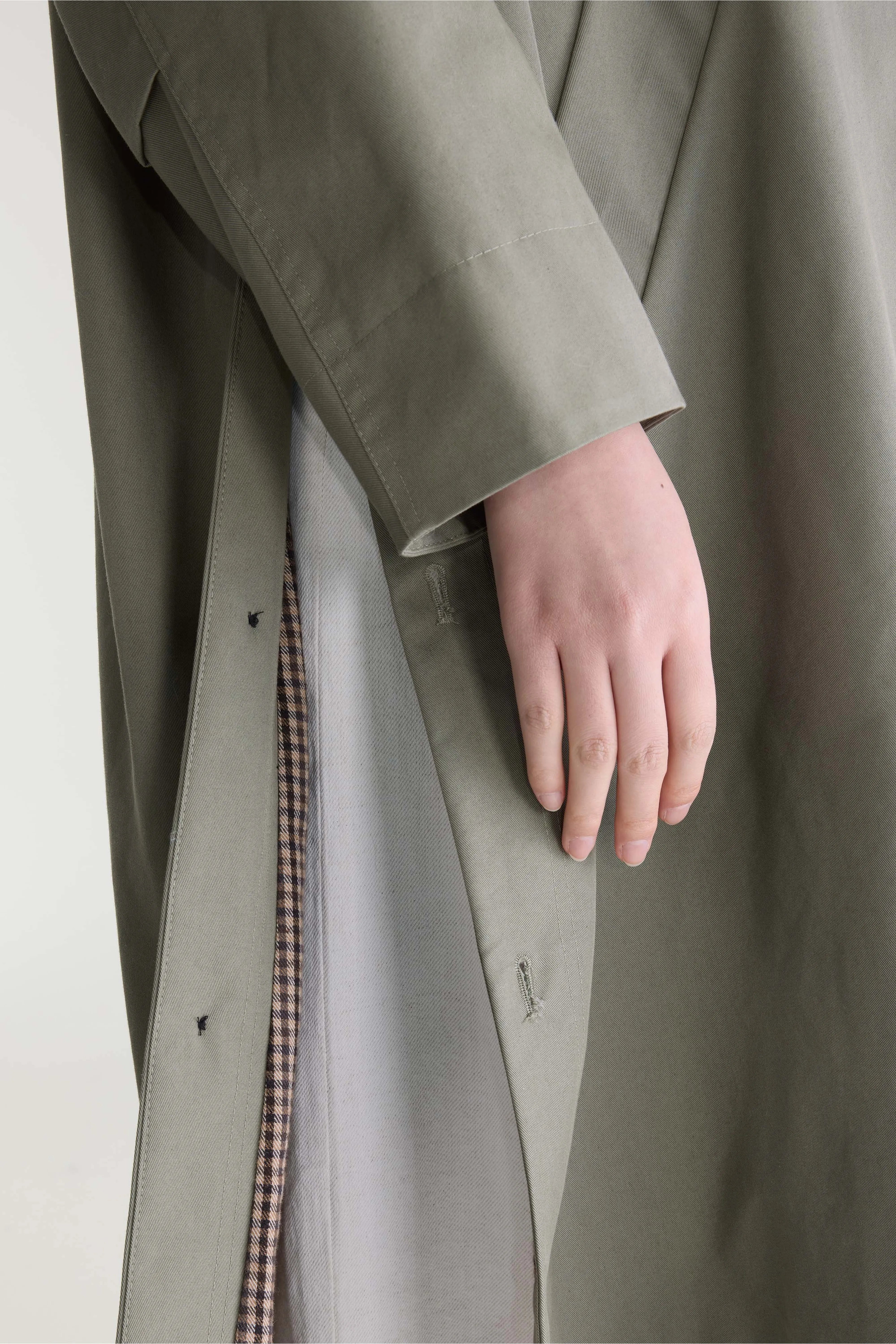 Juttac trench coat (262 / W / METAL GREEN)