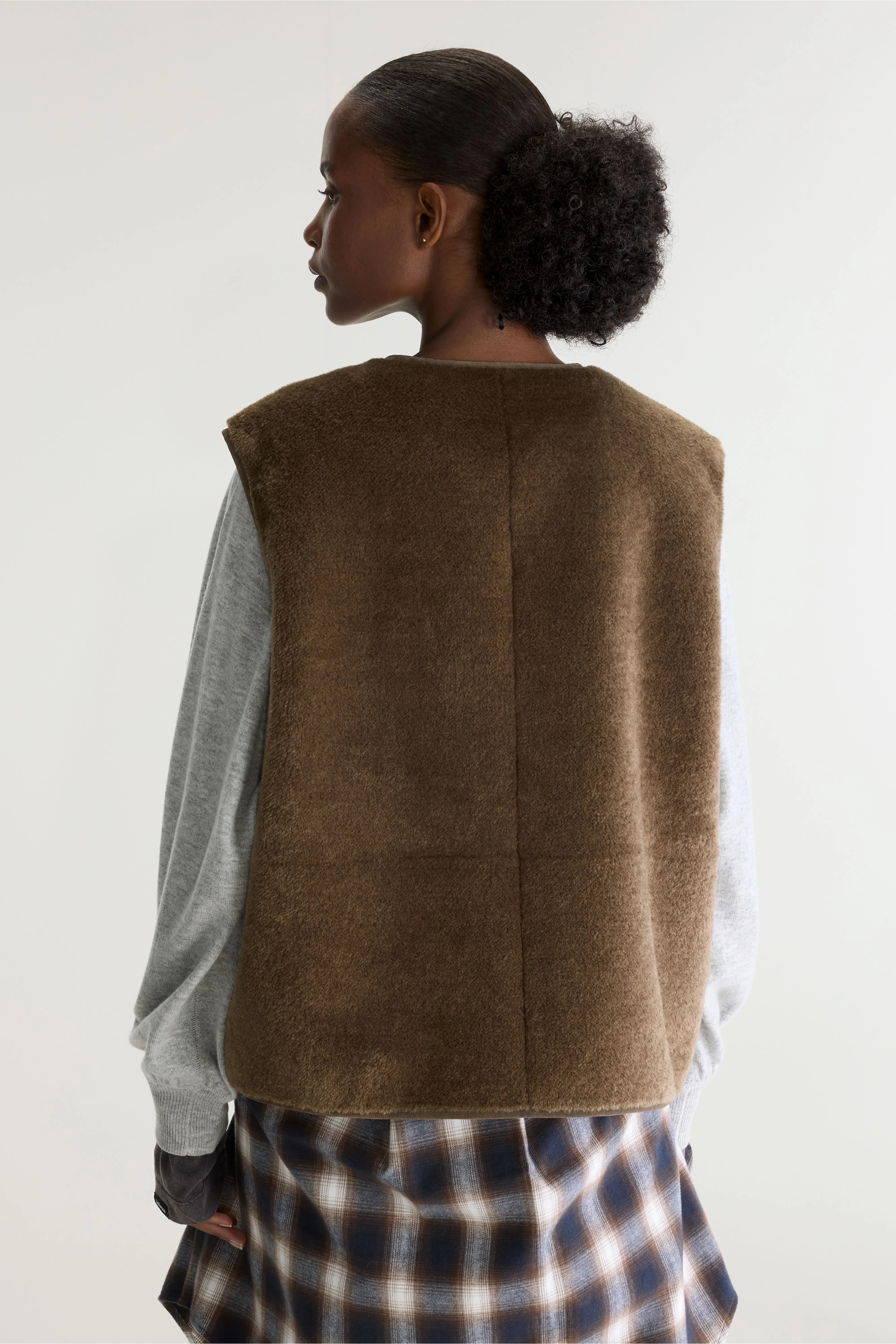 Elinor mouwloos jasje (262 / W / MOCCA)