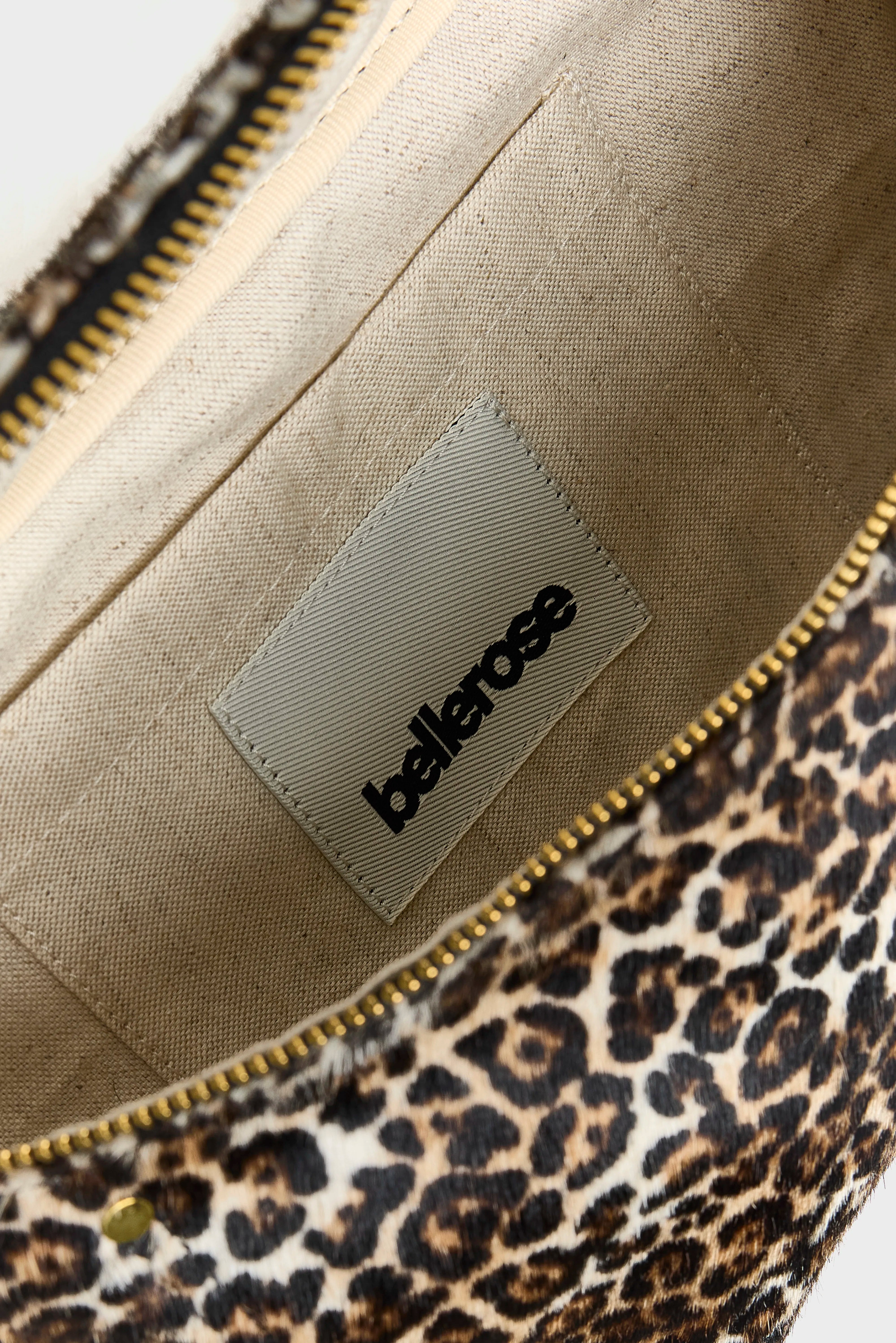Souply leopard-print sling bag (262 / W / DISPLAY A)