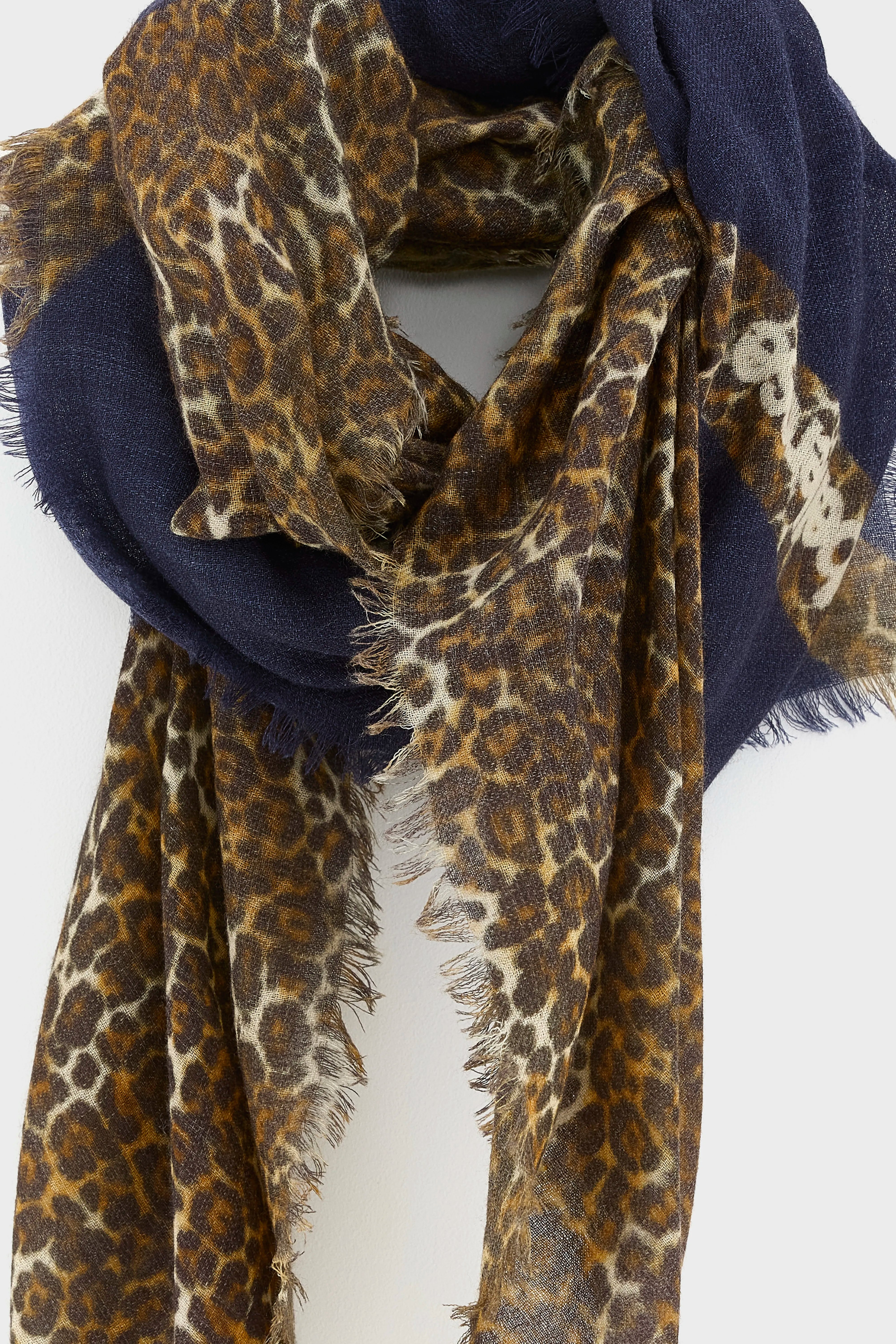 Sose Square Scarf - Nuage / Suede / Worker For Women | Bellerose