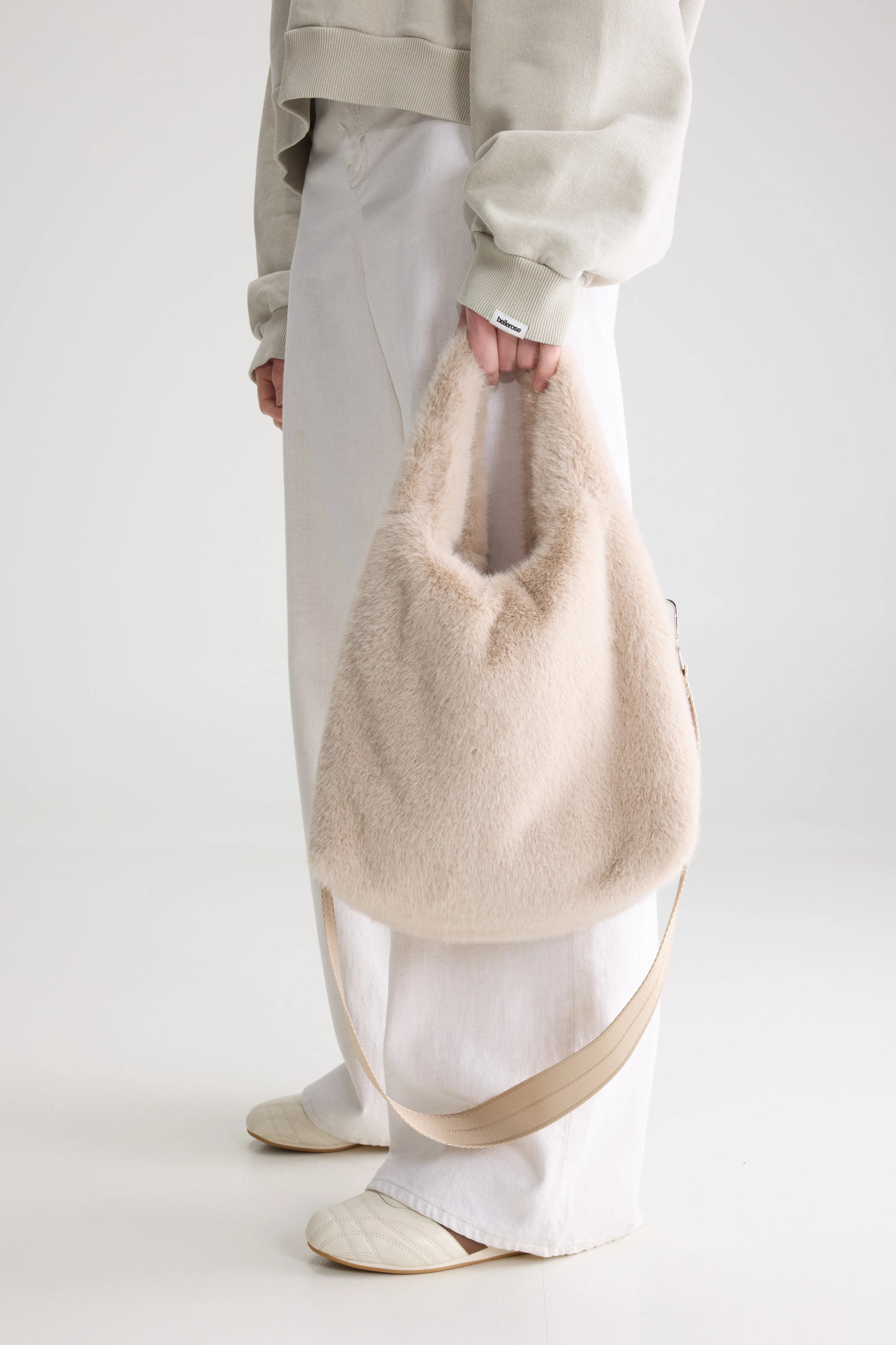 Sac à main en fausse fourrure Helga (262 / W / STONE)