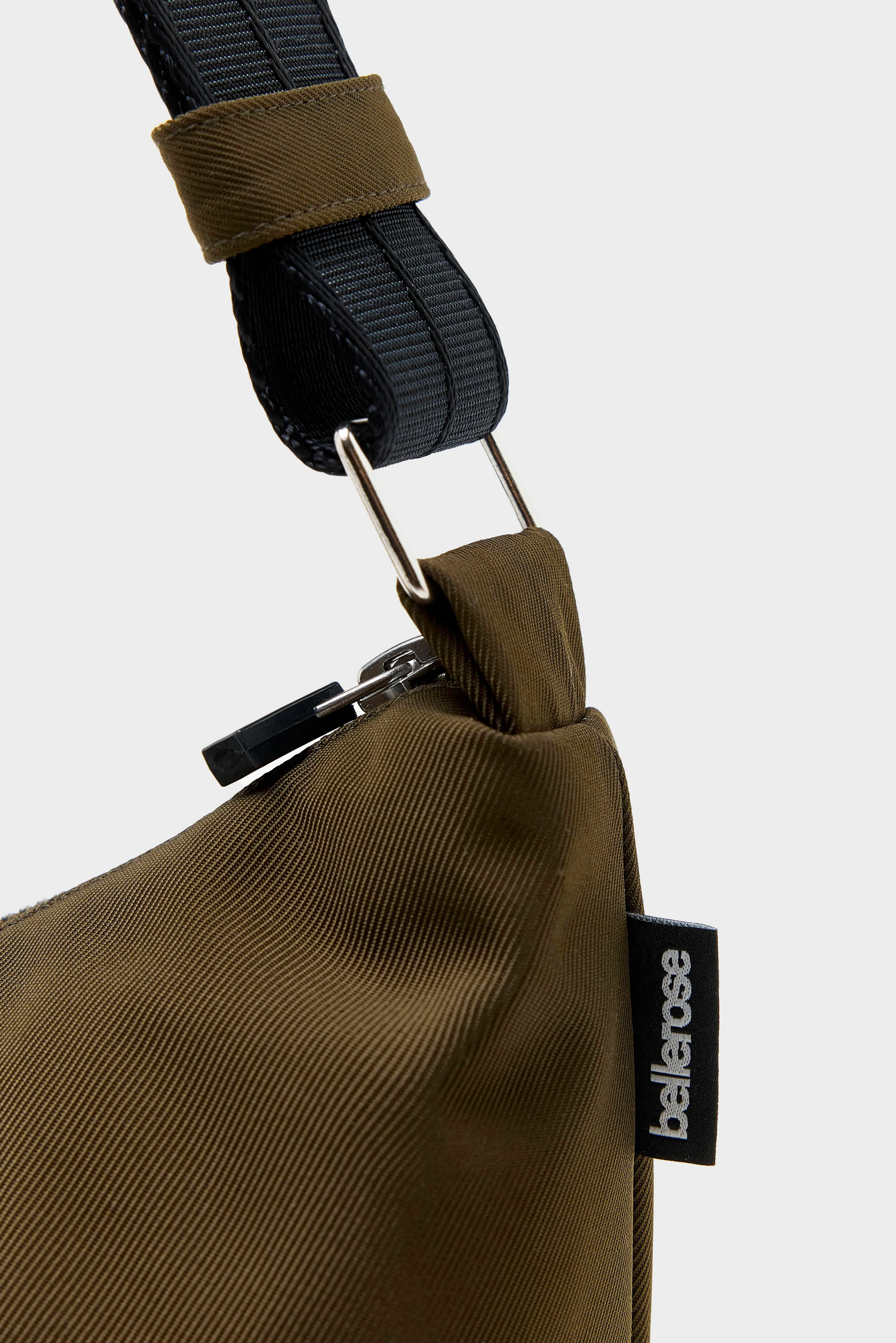 Hane sling bag (262 / W / CARBONE)