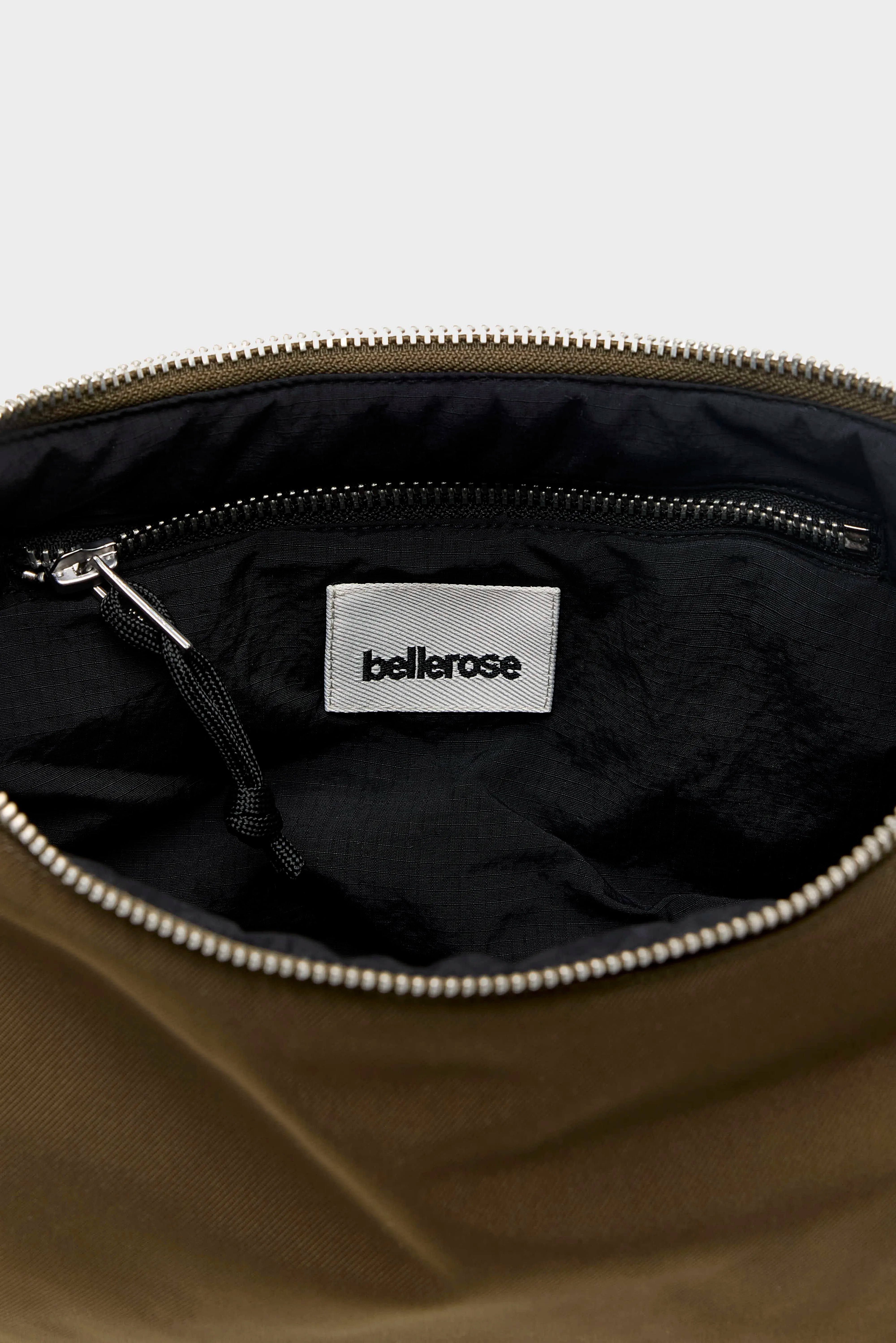 Hane sling bag (262 / W / CARBONE)