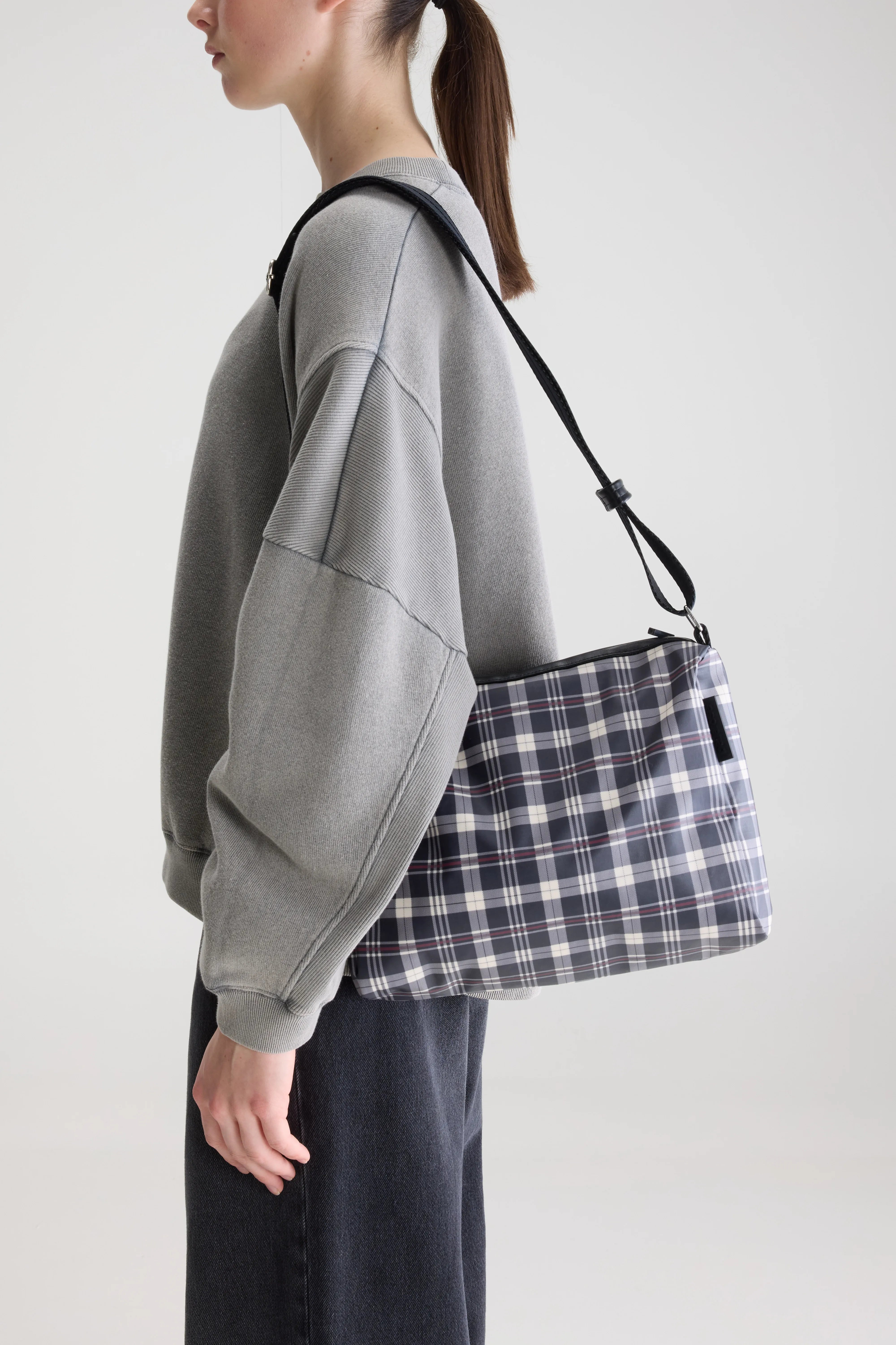 Sac À Bandoulière Hobbes - Black blue / Whisper / Wine Pour Femme | Bellerose