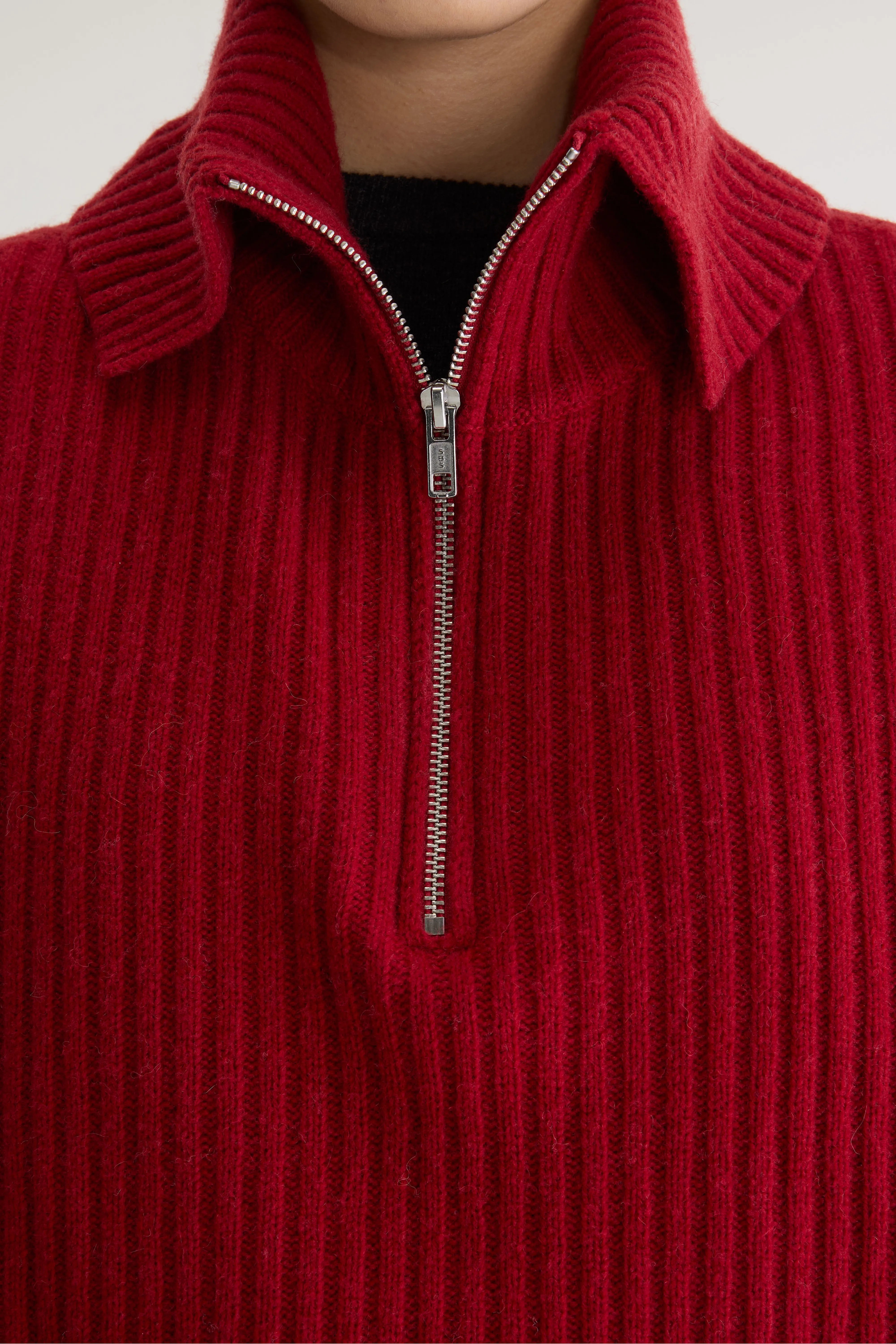 Amer mouwloze trui (262 / W / CRANBERRY)