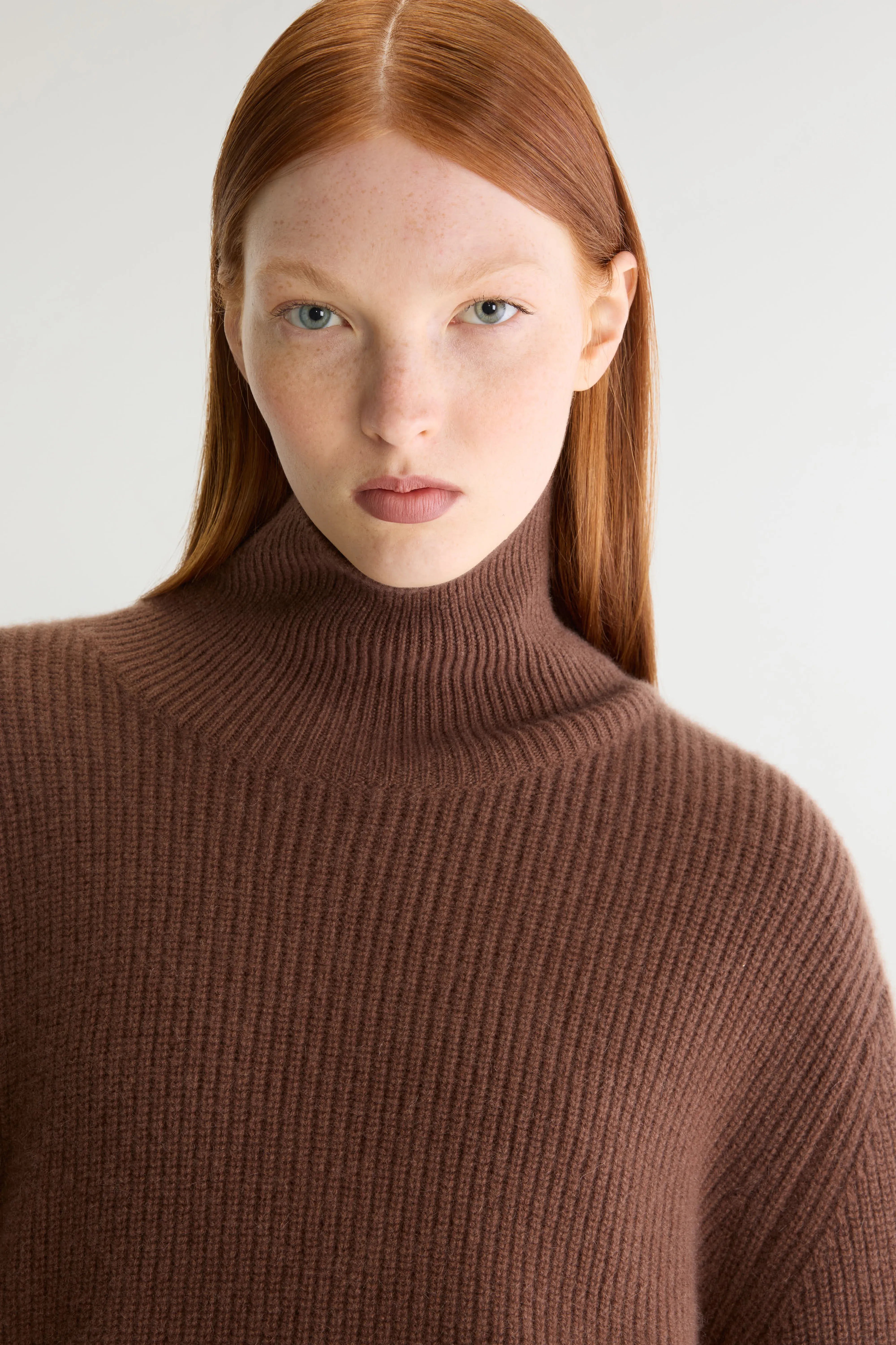 Synin Funnel Neck Cashmere Sweater - Tiramisu For Women | Bellerose