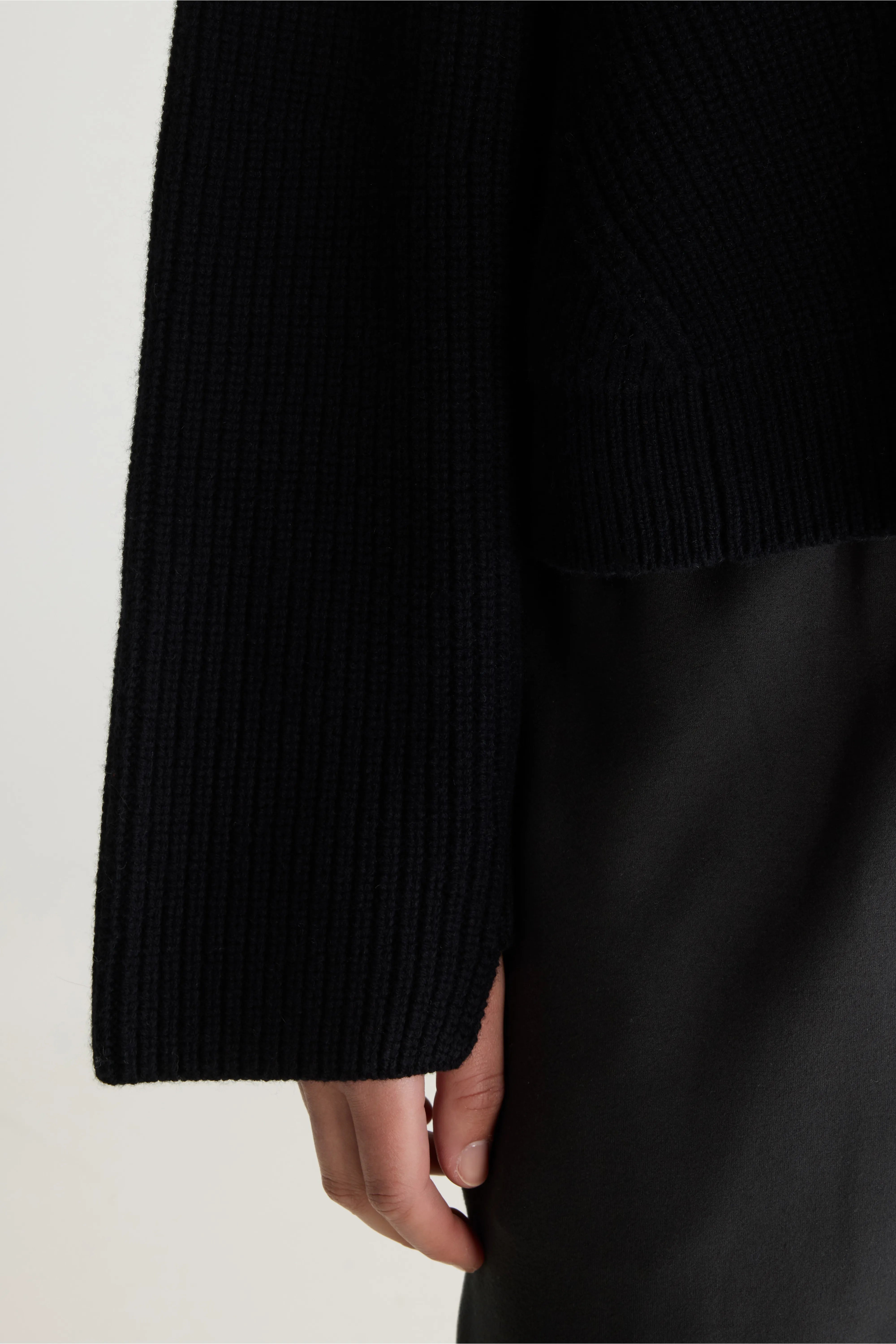 Dorou cropped trui met ronde hals (262 / W / BLACK)