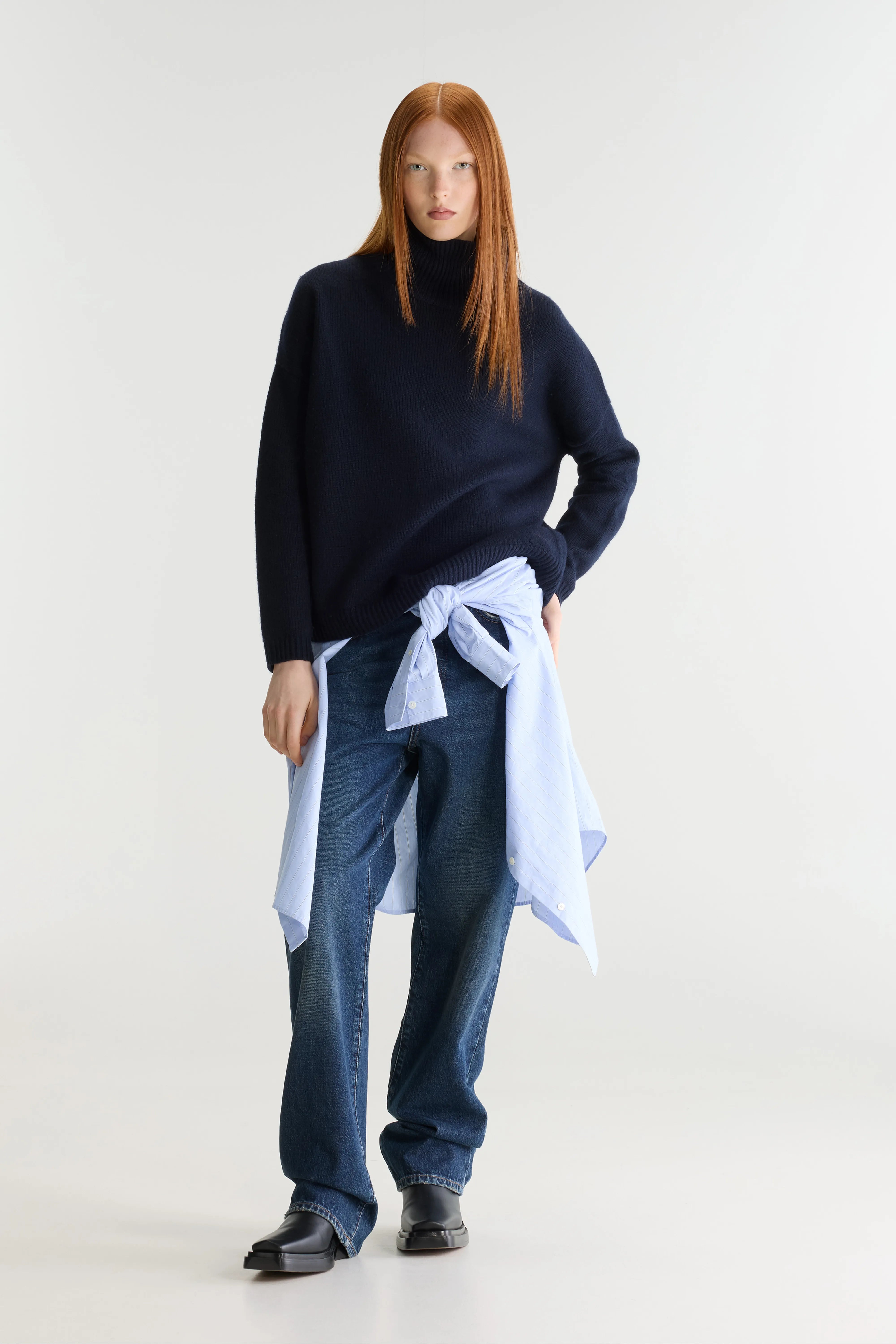 Amedo trui met trechterhals (262 / W / NAVY)