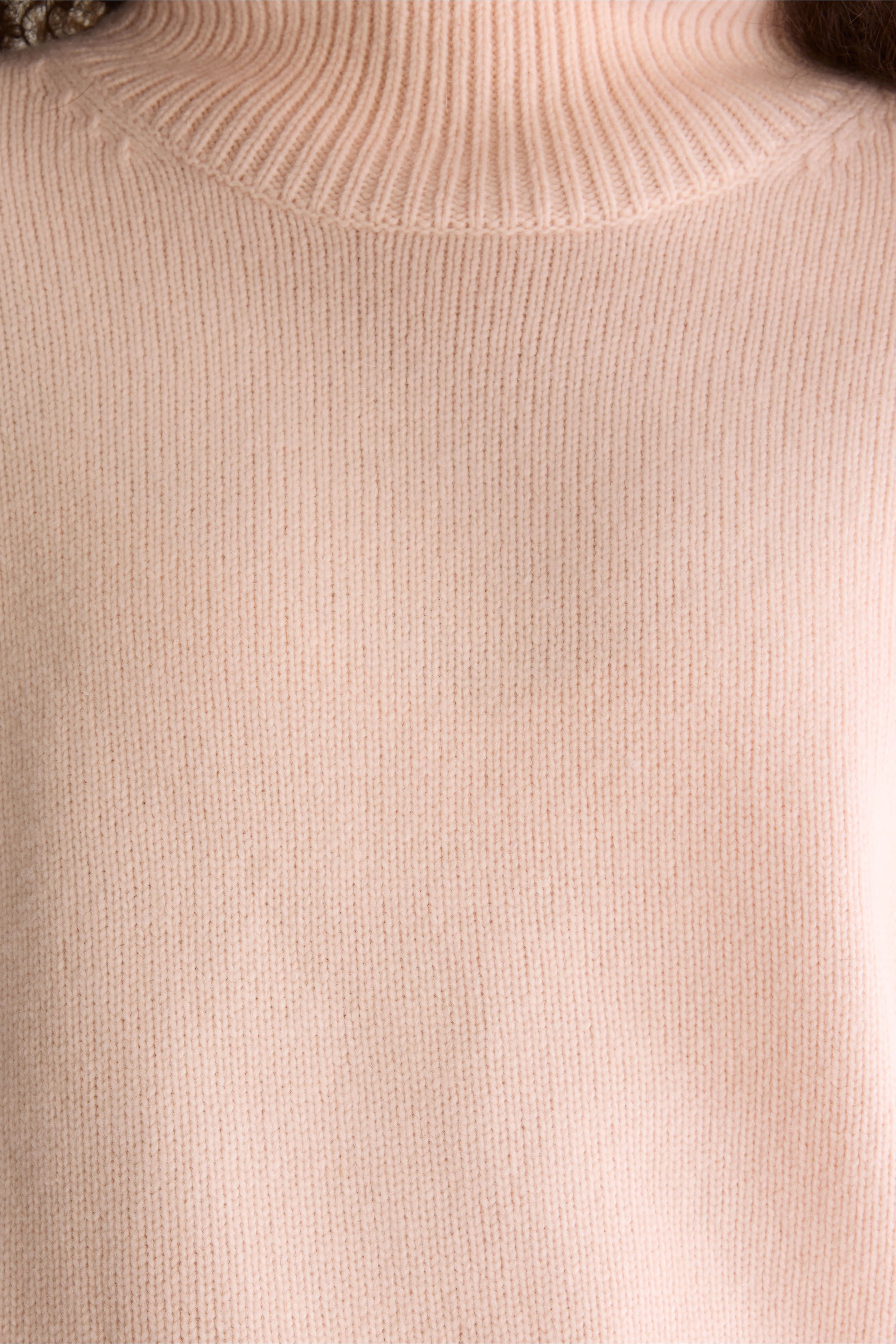 Amedo trui met trechterhals (262 / W / LIGHT ROSE)