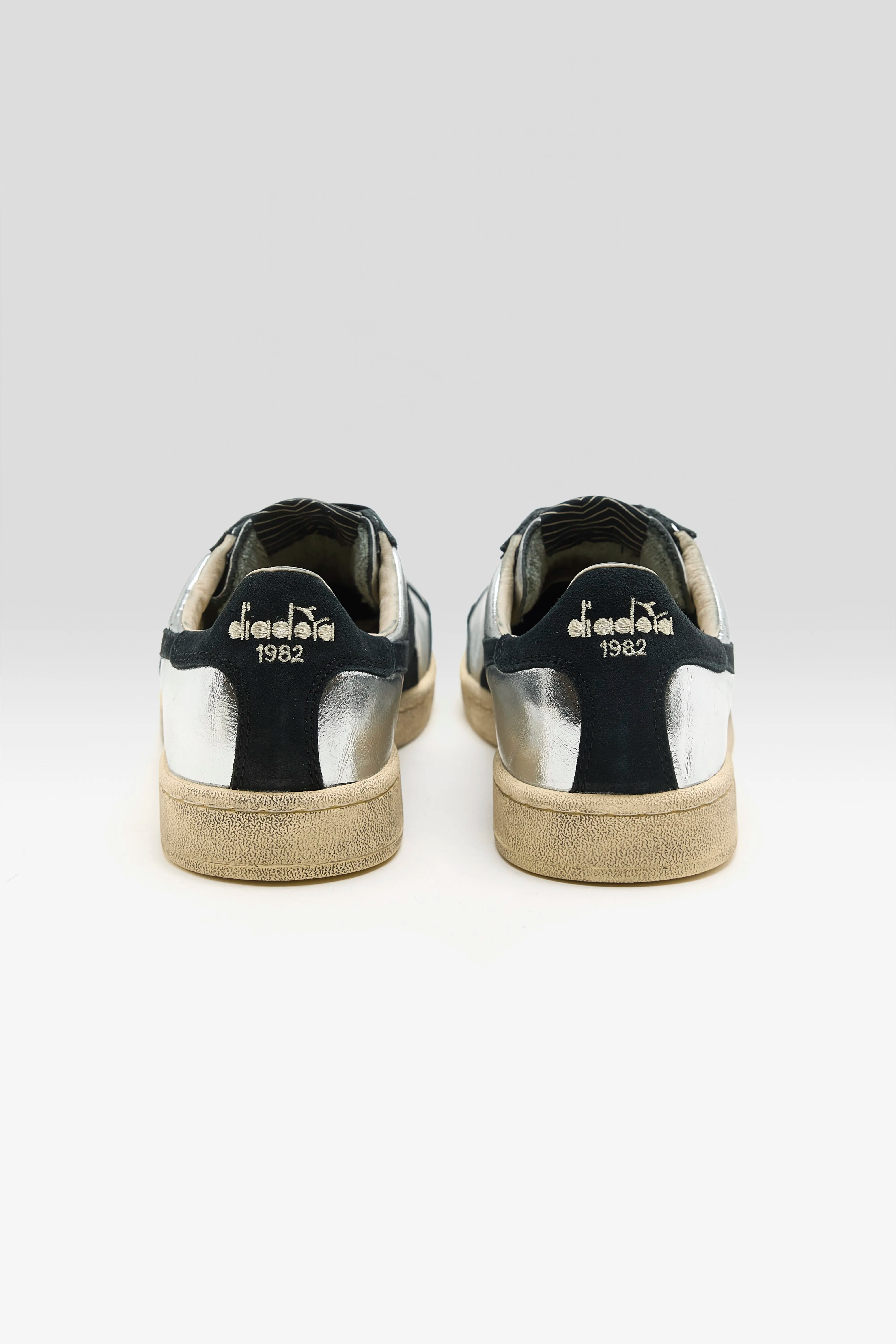 Prestige Metal Used pour Femmes (252 / W / SILVER)